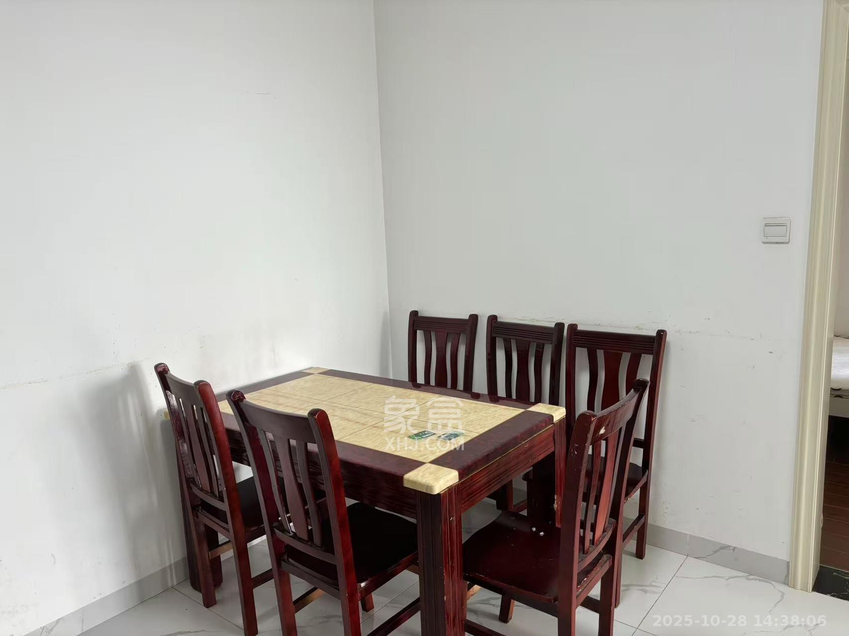 金地三千府(金地湖山樾、金地自在城)  2室2厅1卫    1400.0元/月 金地三千府(金地湖山樾、金地自在城)  2室2厅1卫    1400.0元/月室内图