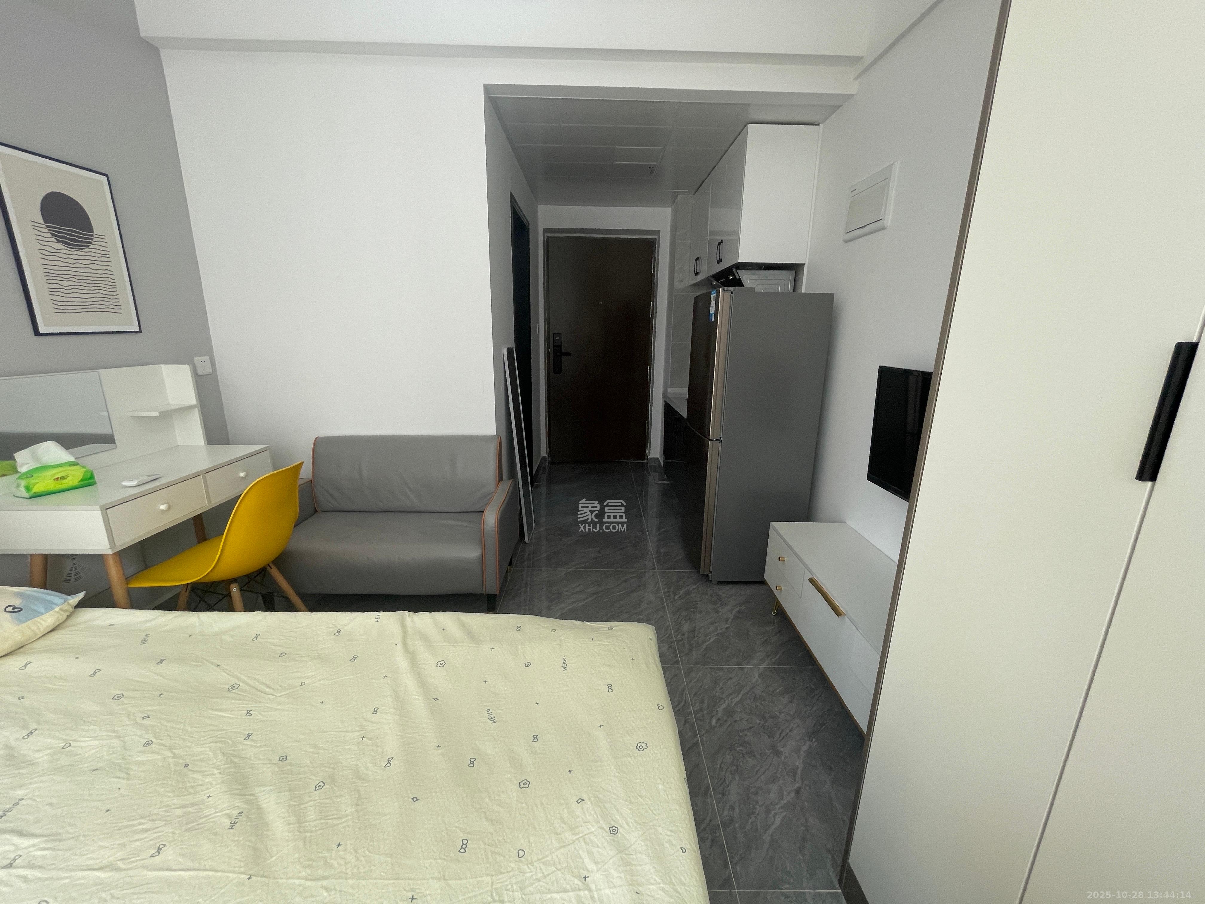 龙湖铂金岛 1室1厅1卫 1600.0元/月 龙湖铂金岛 1室1厅1卫 1600.0元/月室内图