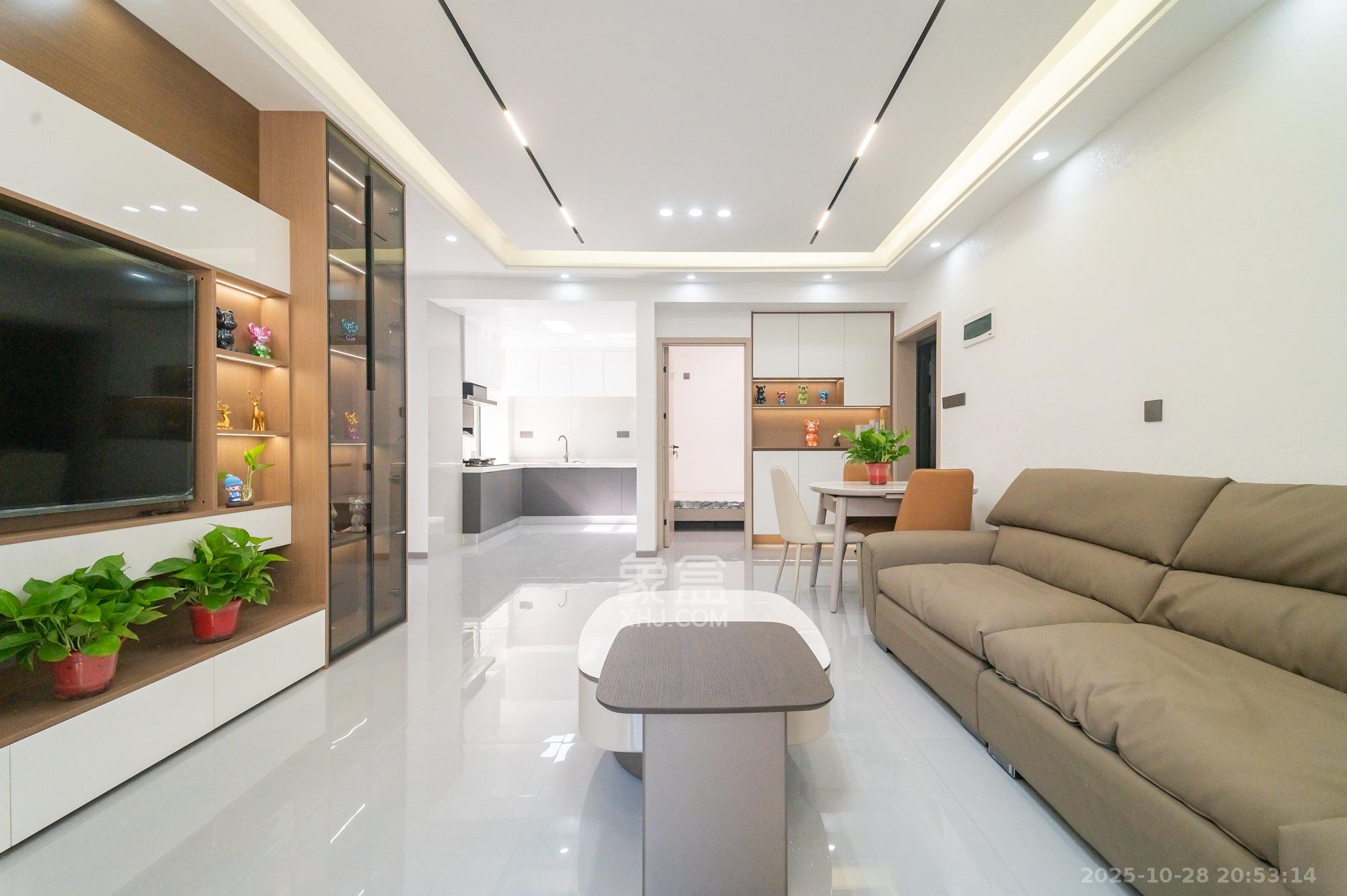 天和华城 3室2厅1卫 54.8万 天和华城 3室2厅1卫 54.8万客厅