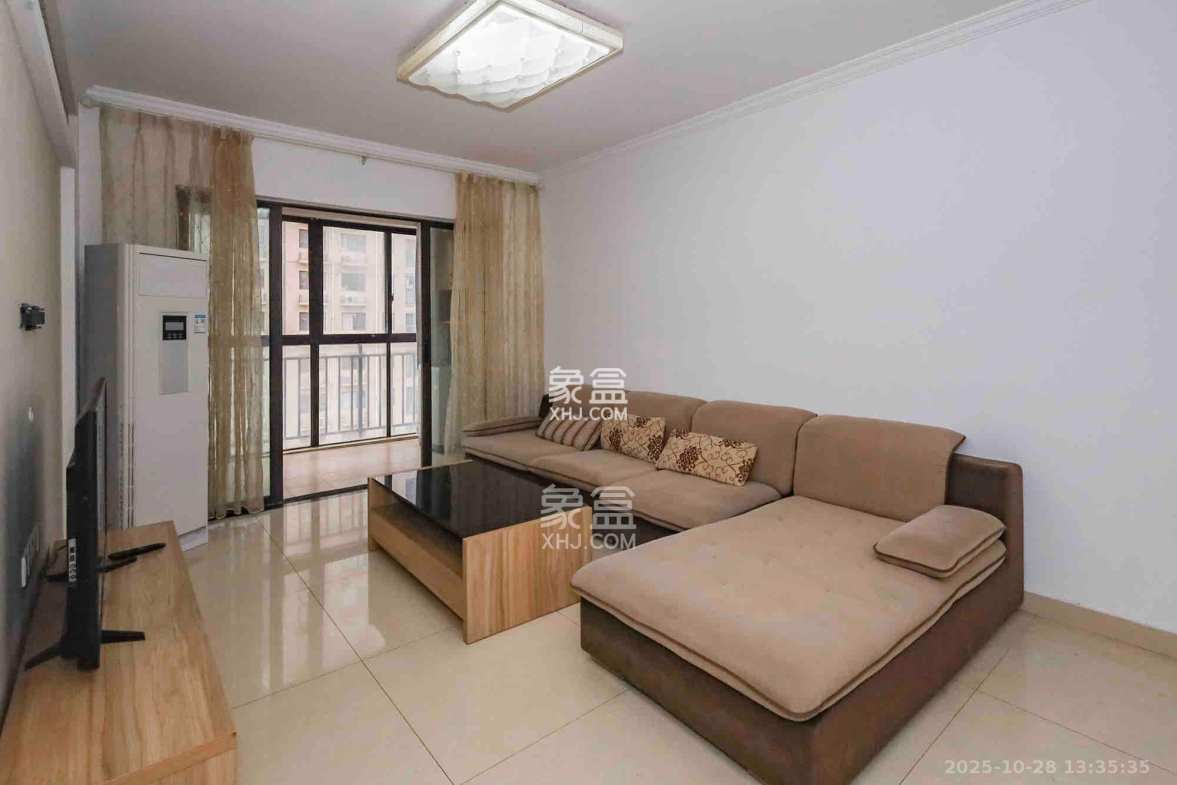 钰龙天下二期(钰龙佳园) 3室2厅2卫 2700.0元/月 钰龙天下二期(钰龙佳园) 3室2厅2卫 2700.0元/月室内图