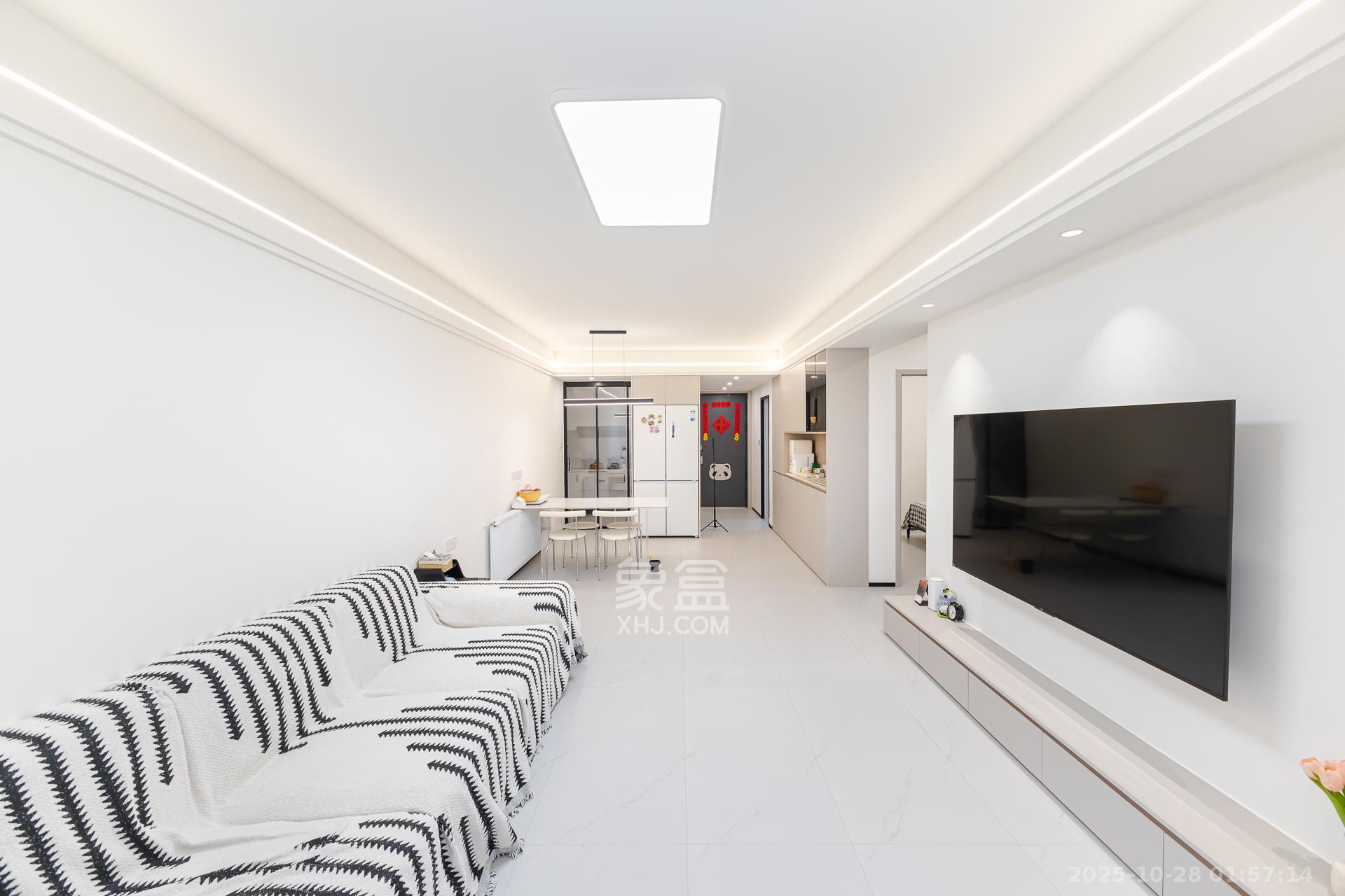 越秀湘江星汇城二期 4室2厅2卫 129.0万 越秀湘江星汇城二期 4室2厅2卫 129.0万客厅