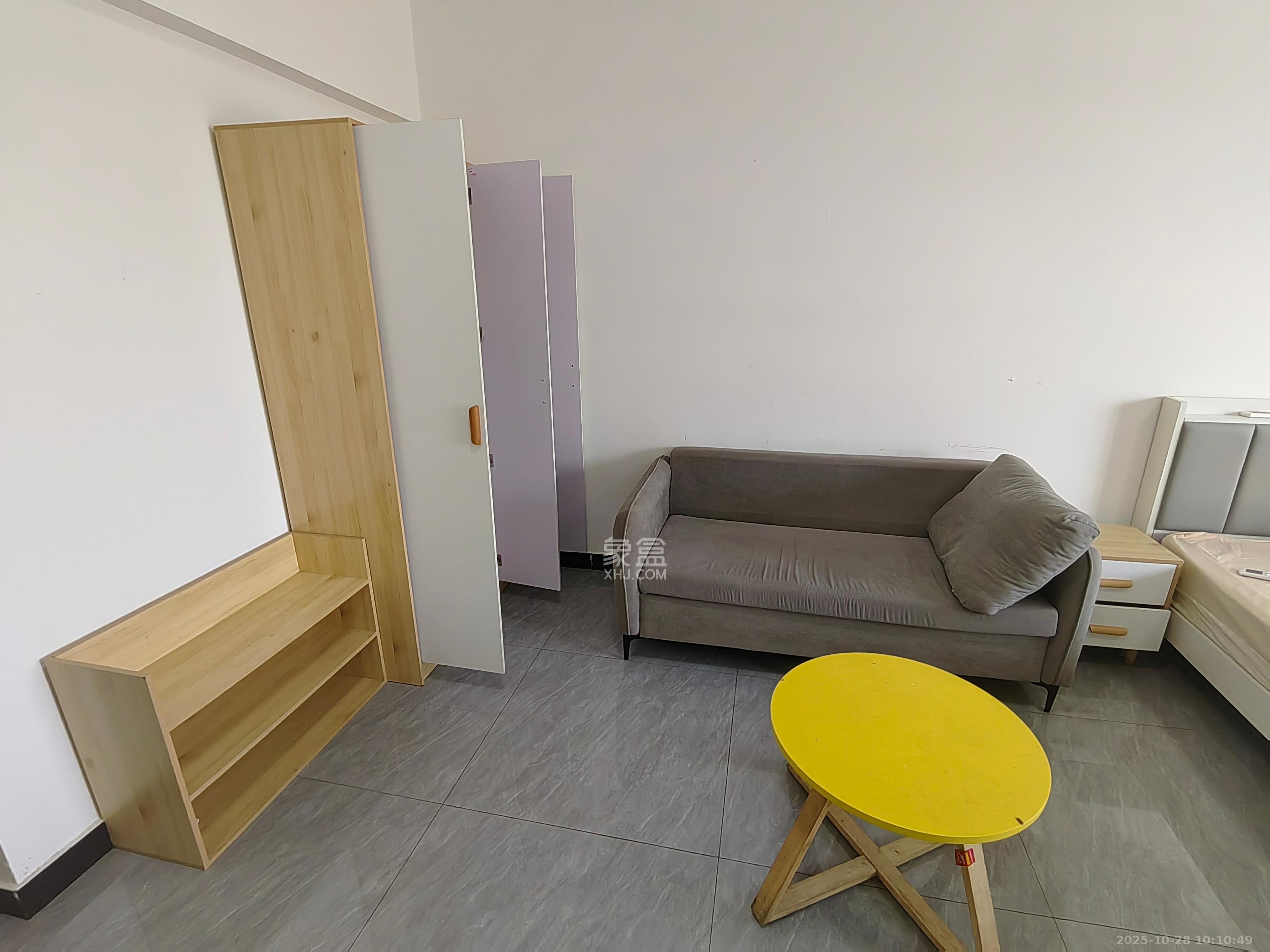 世纪桃花苑  1室0厅1卫    1300.0元/月 世纪桃花苑  1室0厅1卫    1300.0元/月室内图1