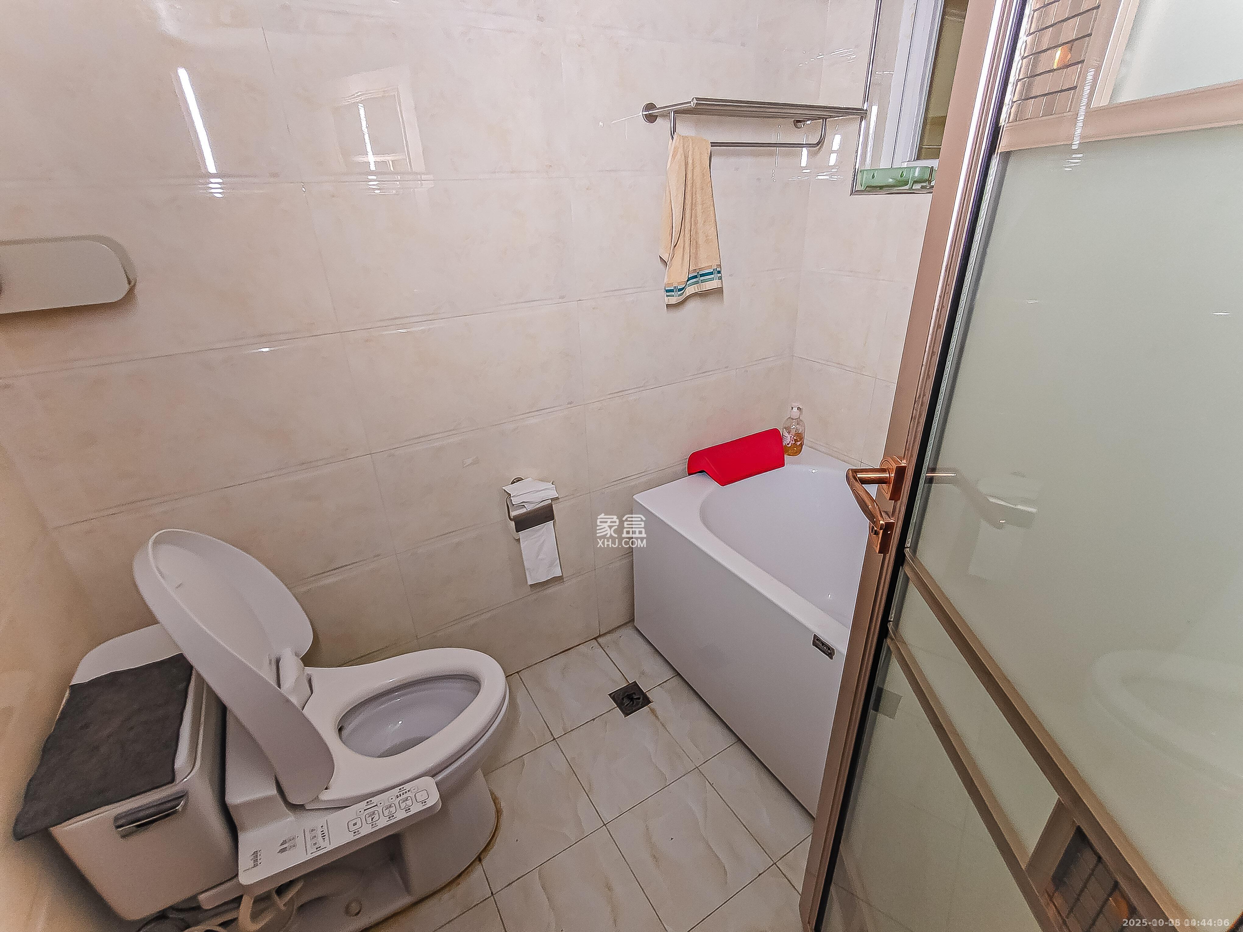 香格里嘉园  5室2厅2卫    4200.0元/月室内图