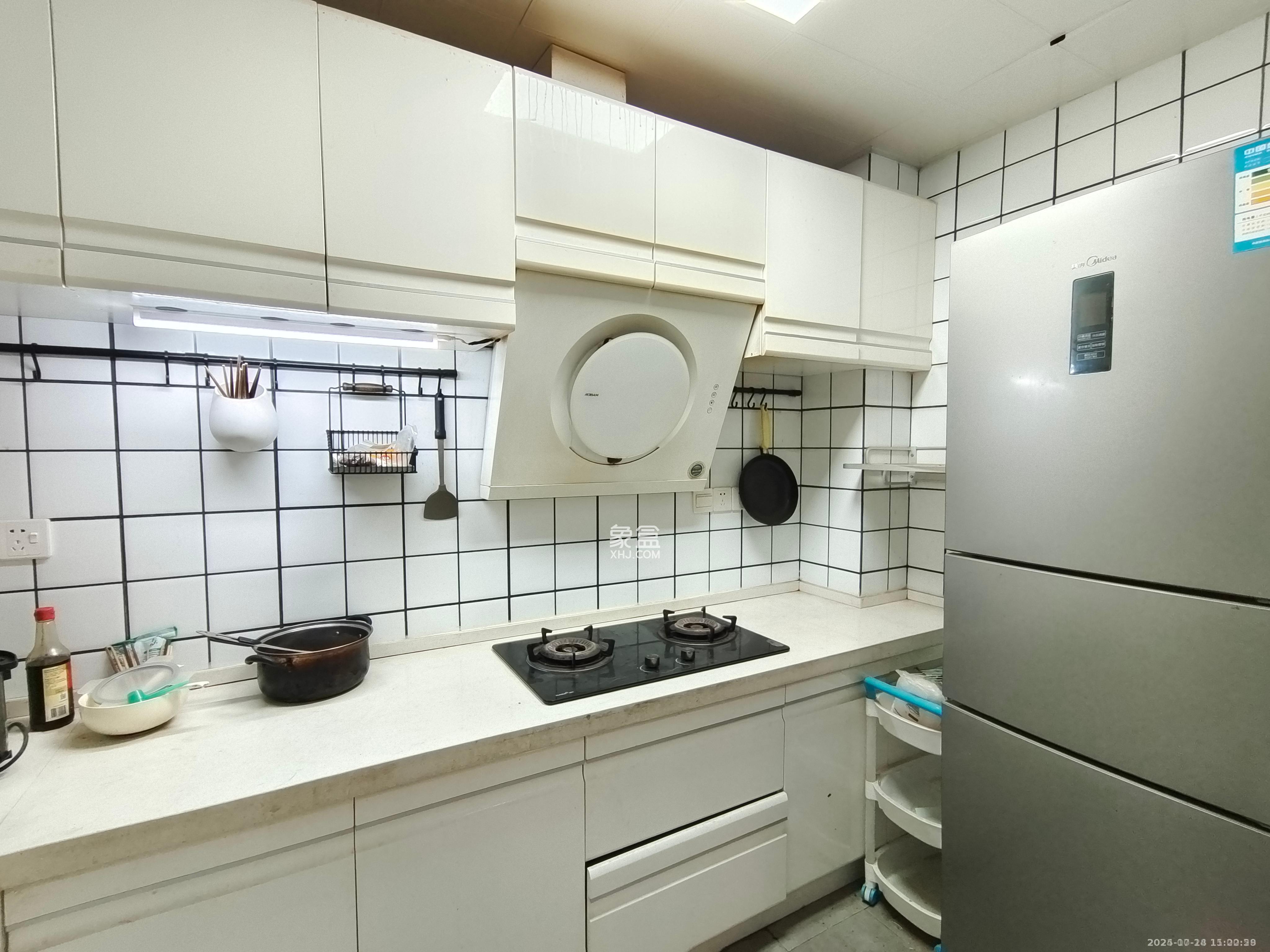 南郡雅园 3室2厅1卫 1600.0元/月 南郡雅园 3室2厅1卫 1600.0元/月室内图