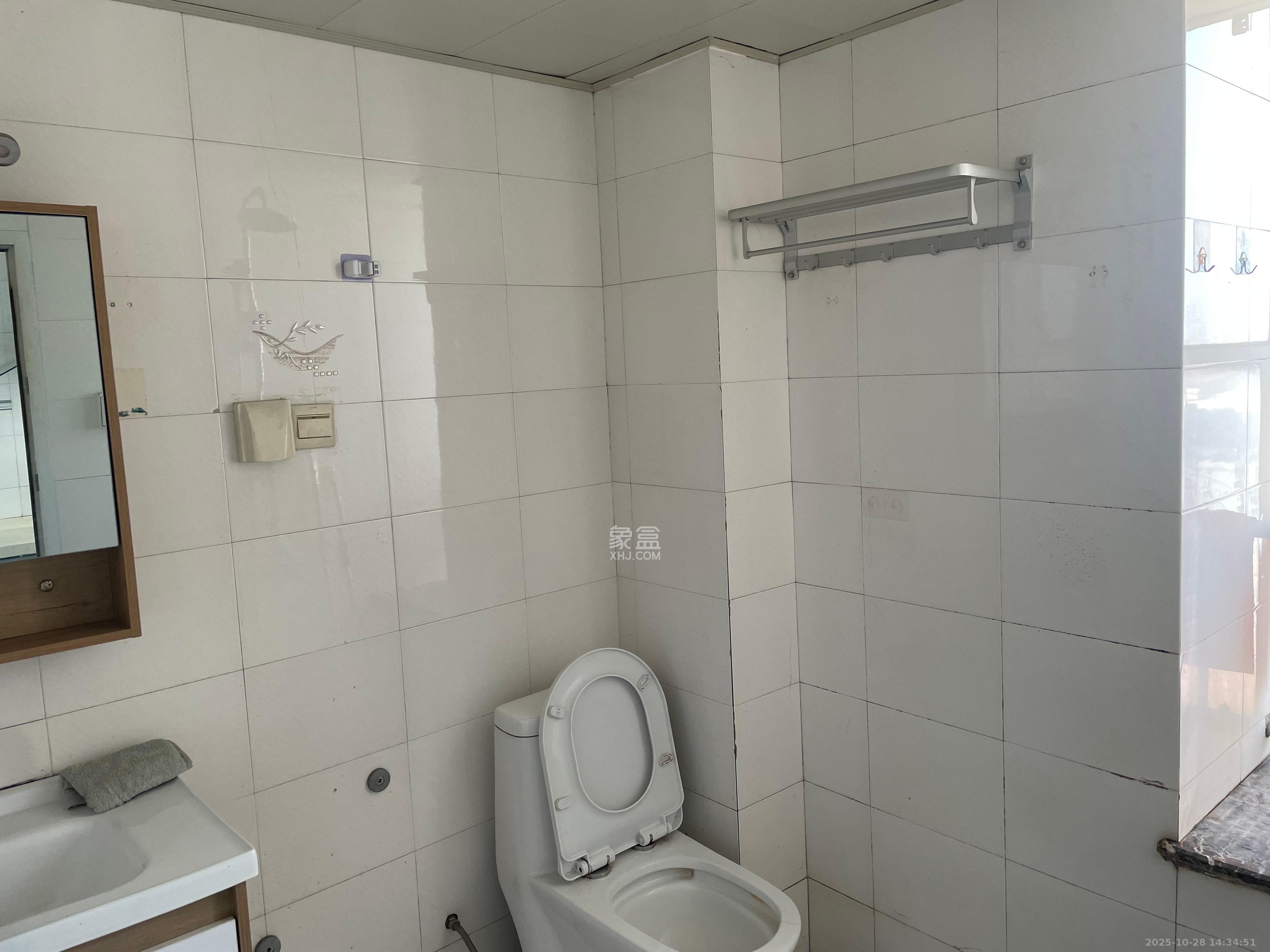 新楚天扶华庭 2室2厅1卫 2400.0元/月 新楚天扶华庭 2室2厅1卫 2400.0元/月室内图