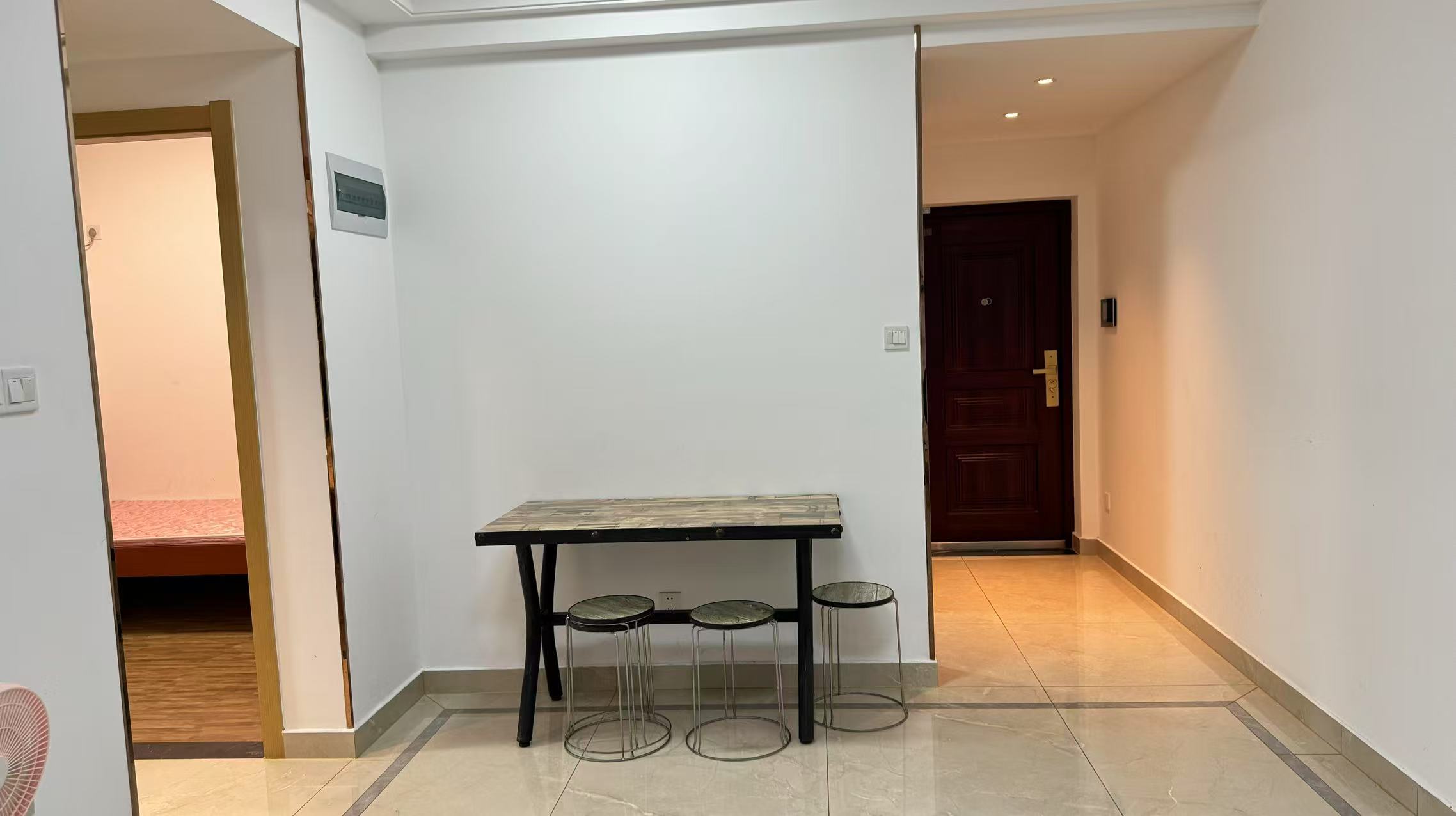 伊泰天骄三期  1室0厅0卫    1800.0元/月 伊泰天骄三期  1室0厅0卫    1800.0元/月室内图