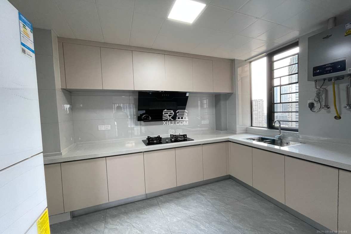 岭福家苑(天心佳苑)  3室1厅2卫    3800.0元/月 岭福家苑(天心佳苑)  3室1厅2卫    3800.0元/月室内图