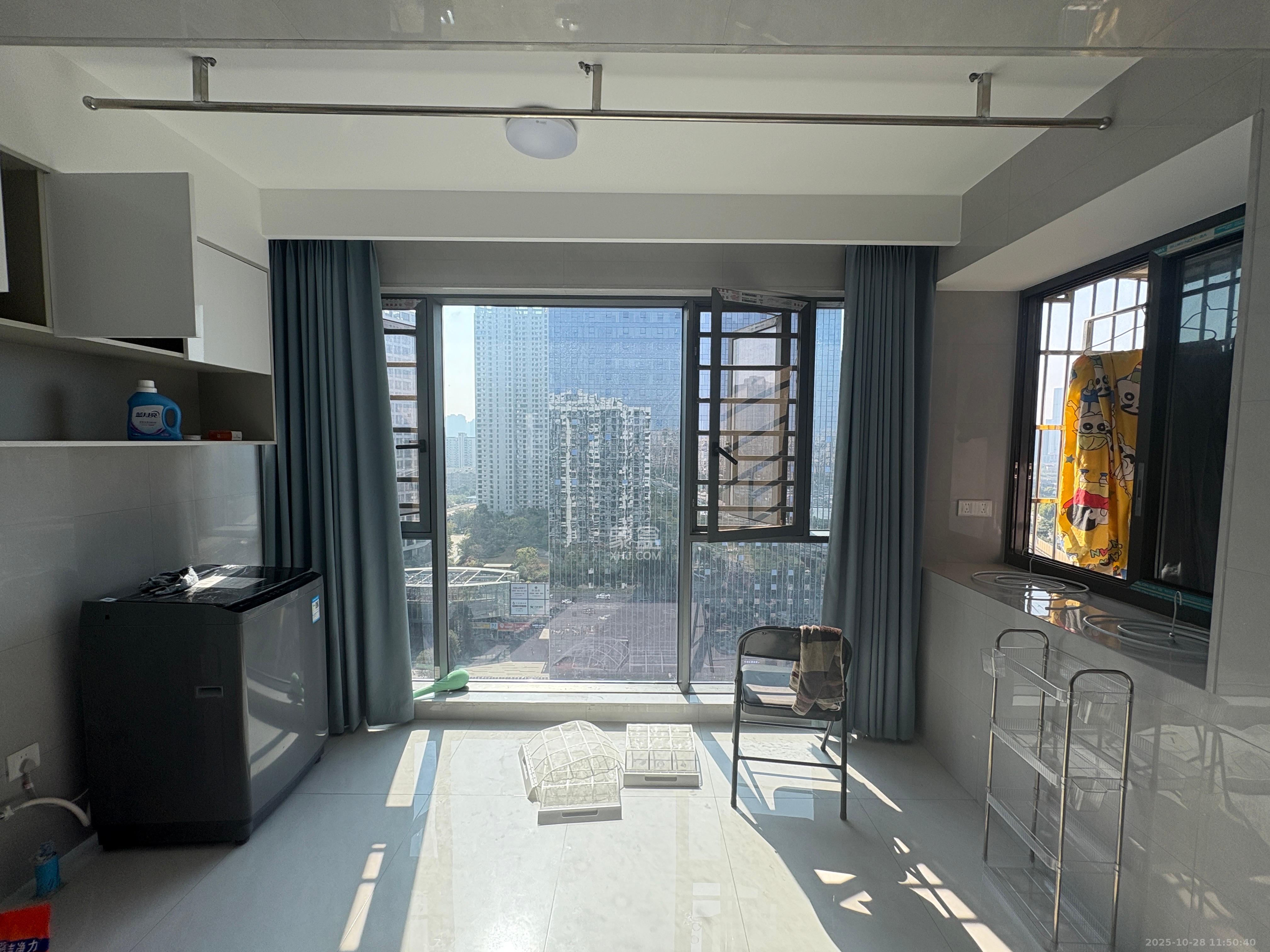 旭日嘉苑  3室2厅1卫    3200.0元/月 旭日嘉苑  3室2厅1卫    3200.0元/月室内图1