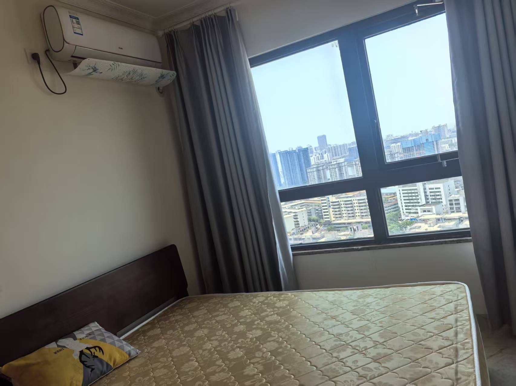 绿地海德公馆  4室2厅2卫    4300.0元/月室内图