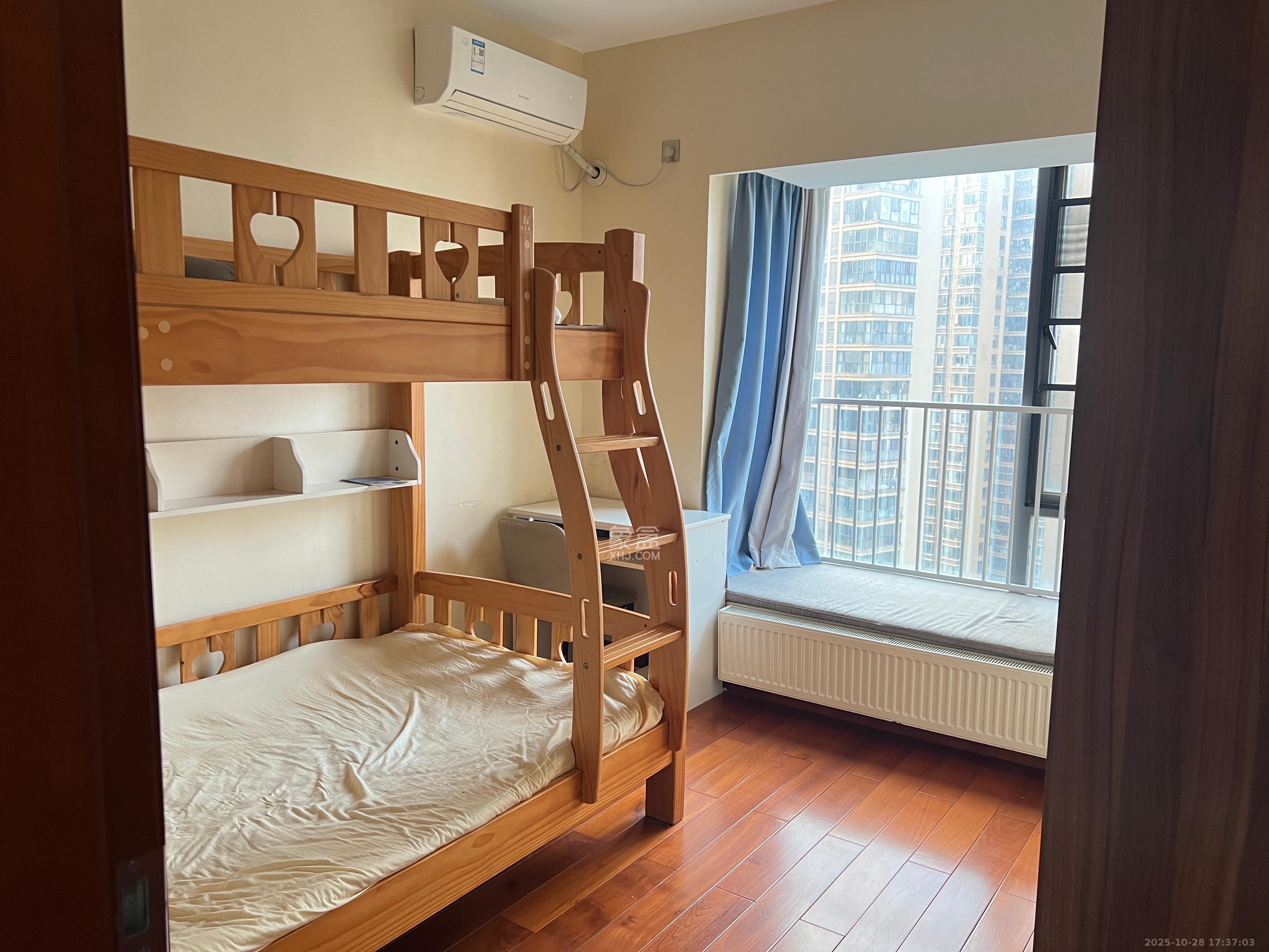 鑫远御文台一期  4室2厅1卫    3200.0元/月 鑫远御文台一期  4室2厅1卫    3200.0元/月室内图