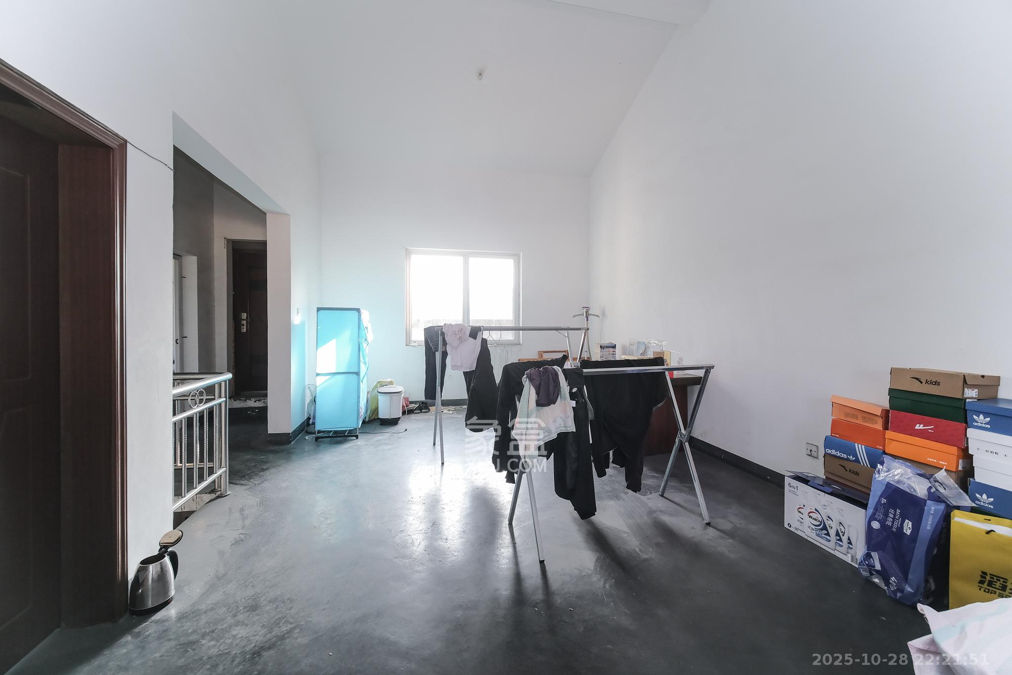 金鹰机电大市场  1室0厅0卫    65.0万其他