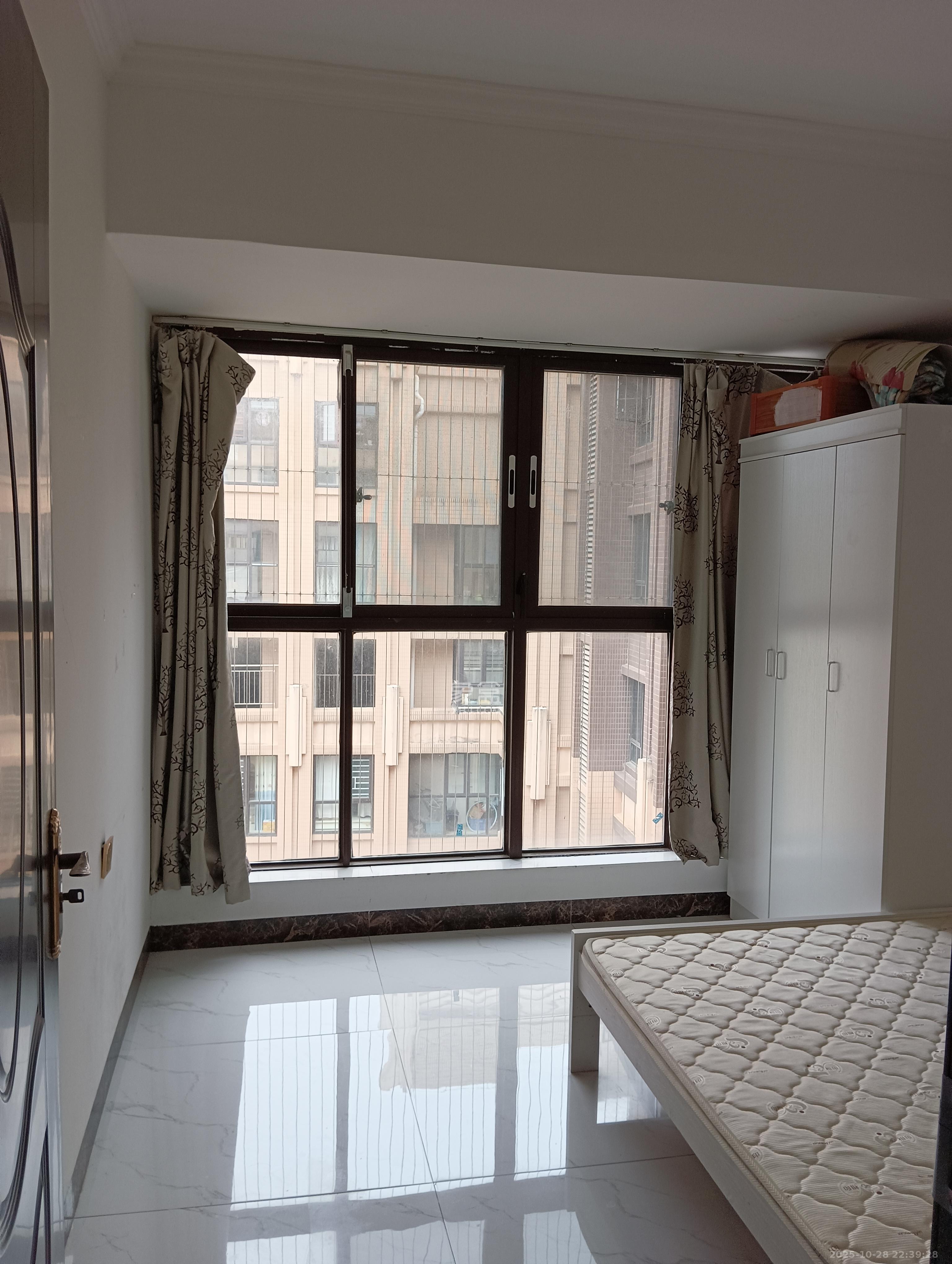 润和又一城  3室2厅1卫    1800.0元/月室内图