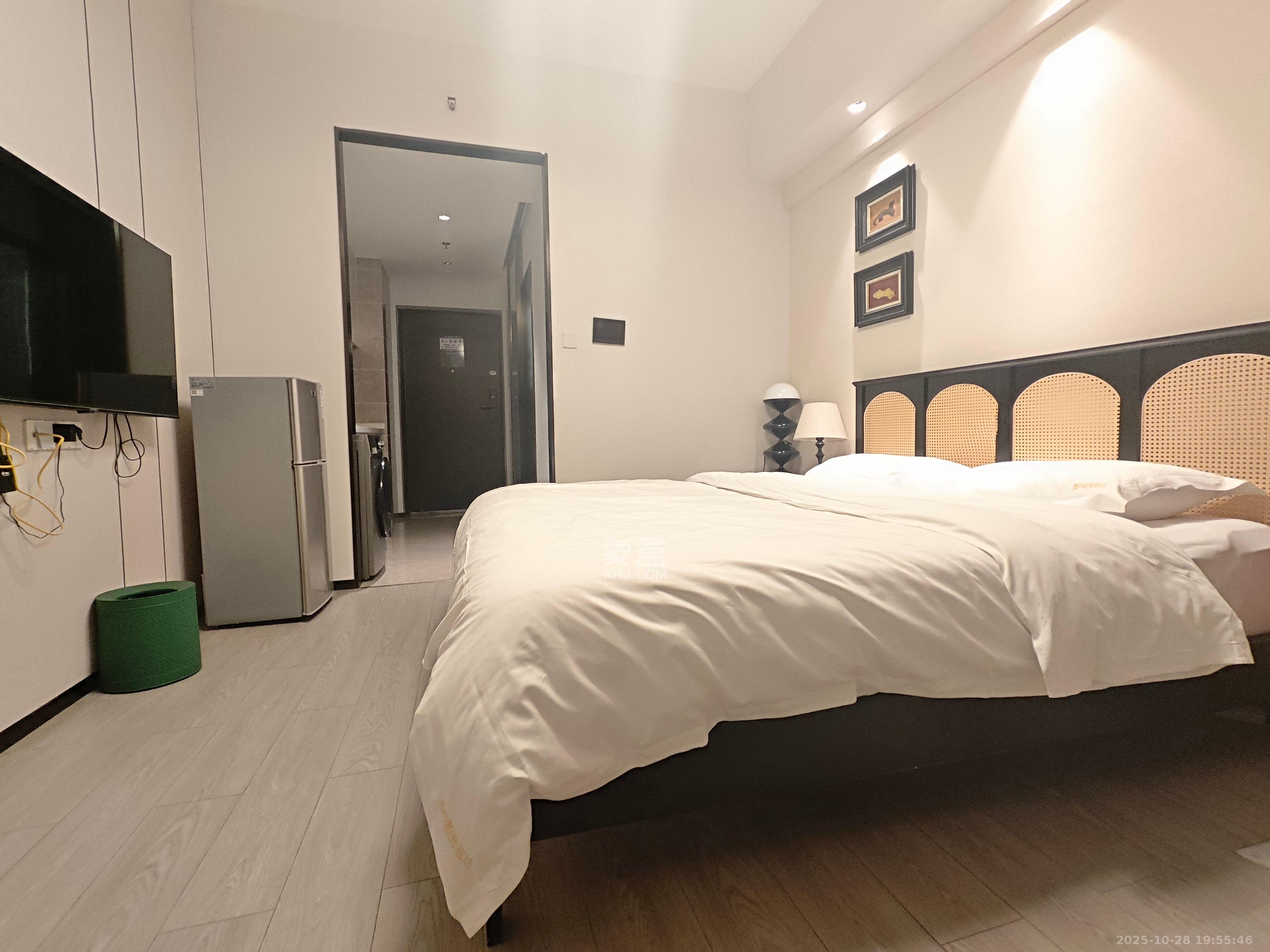 华润置地中心  1室1厅1卫    2200.0元/月 华润置地中心  1室1厅1卫    2200.0元/月室内图