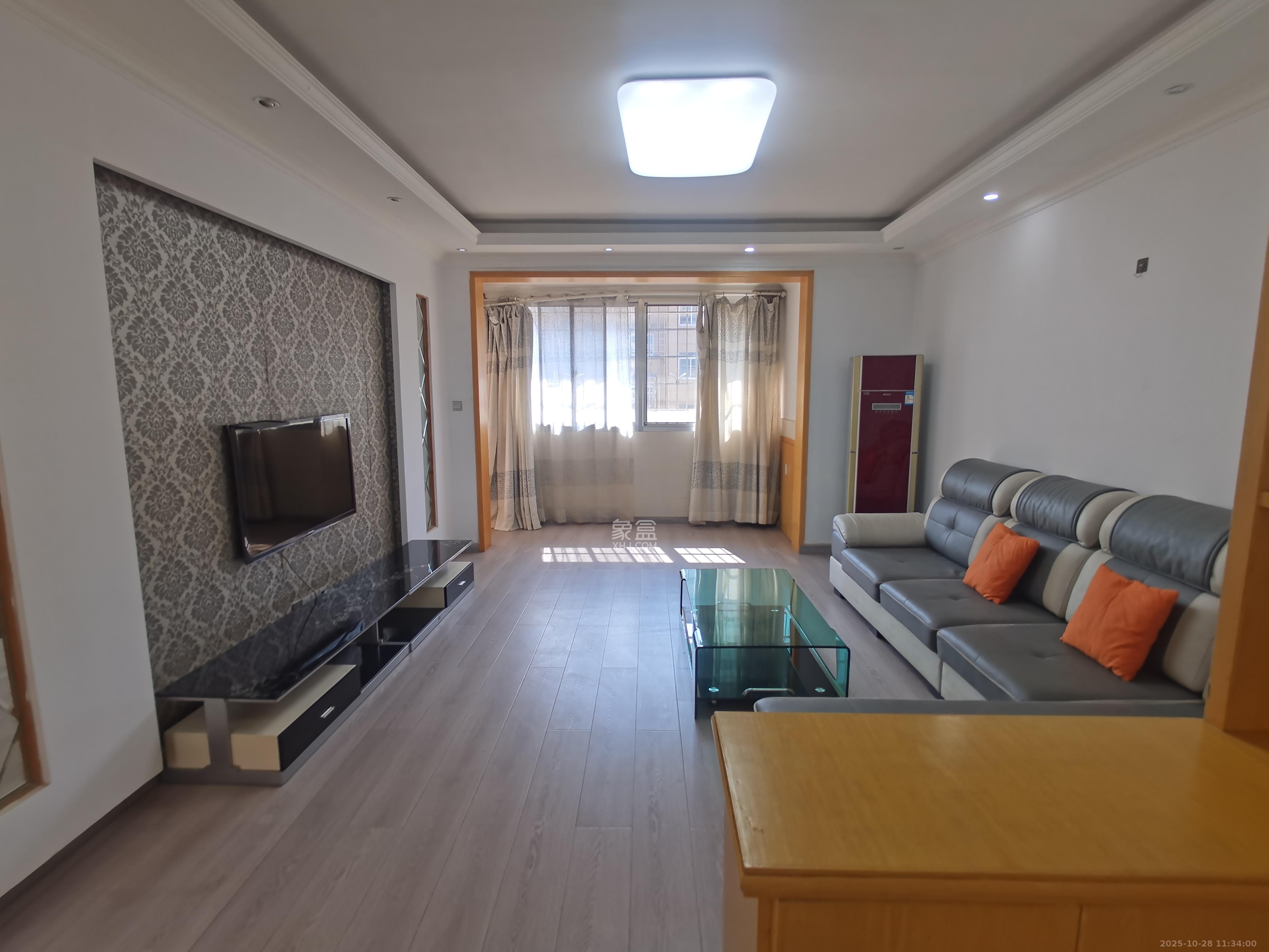 先锋新宇  3室1厅2卫    2100.0元/月 先锋新宇  3室1厅2卫    2100.0元/月