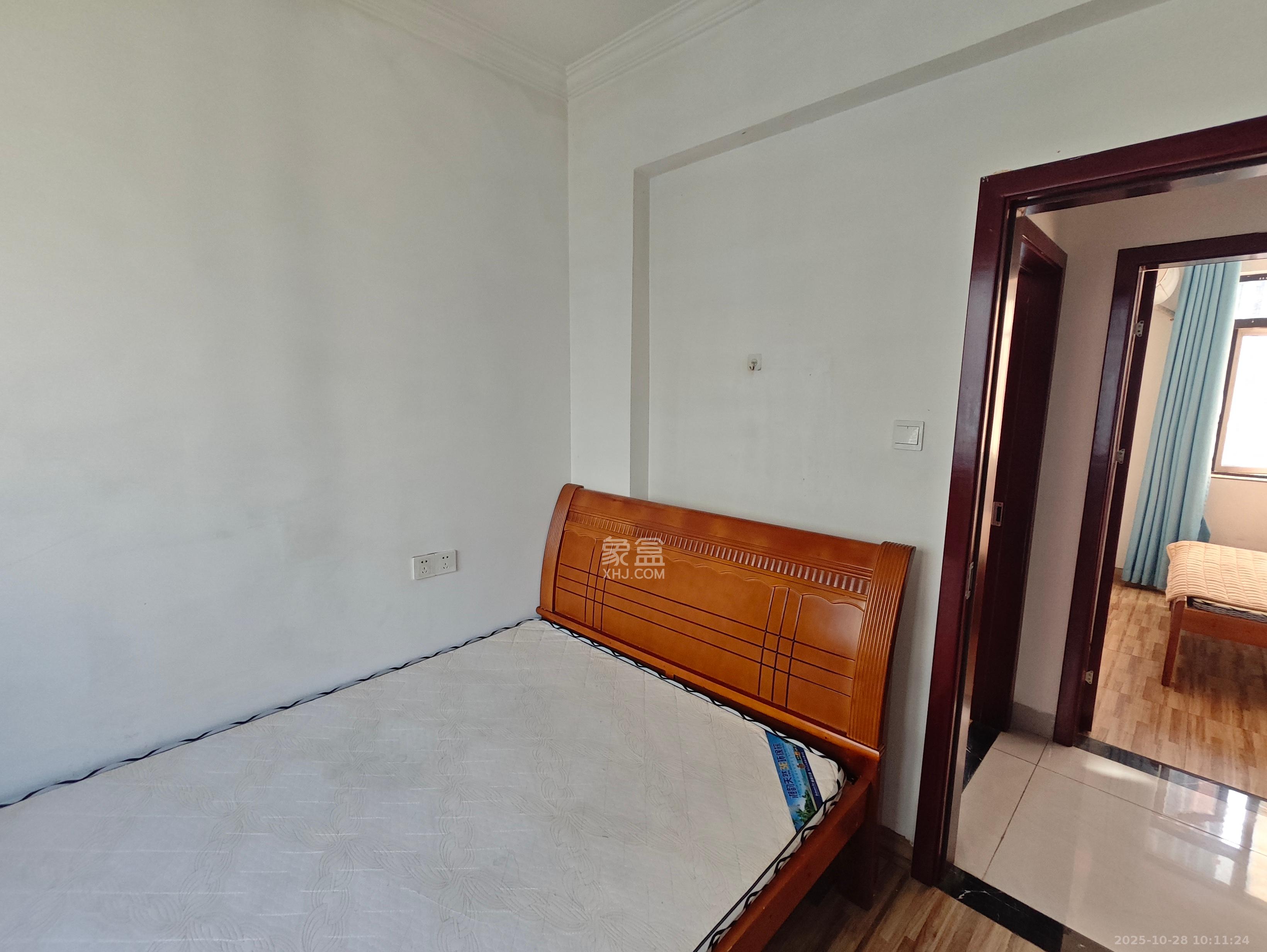 富洲滨江雅苑  3室2厅1卫    2600.0元/月室内图