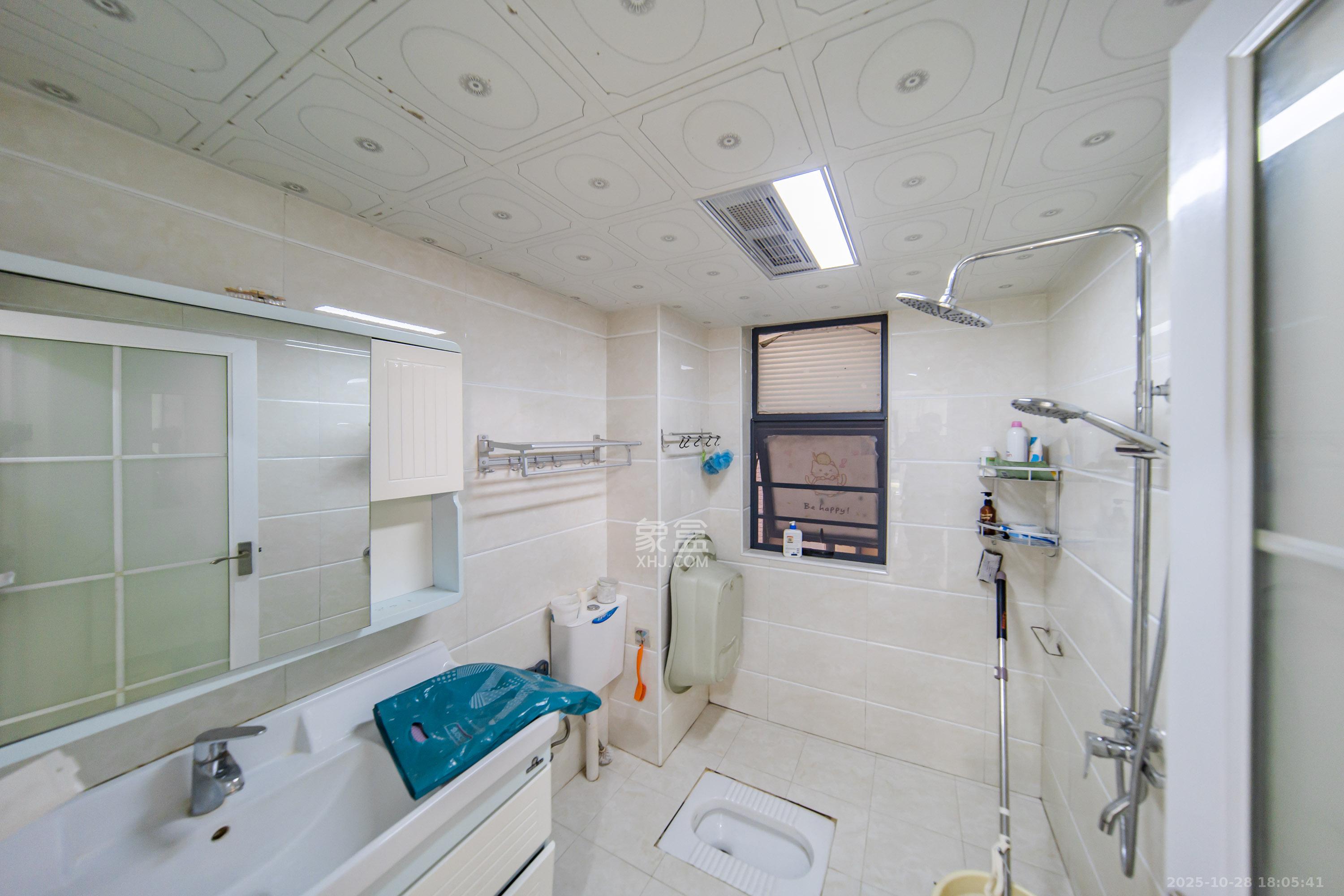 兰亭湾畔  2室2厅1卫    75.0万卫生间