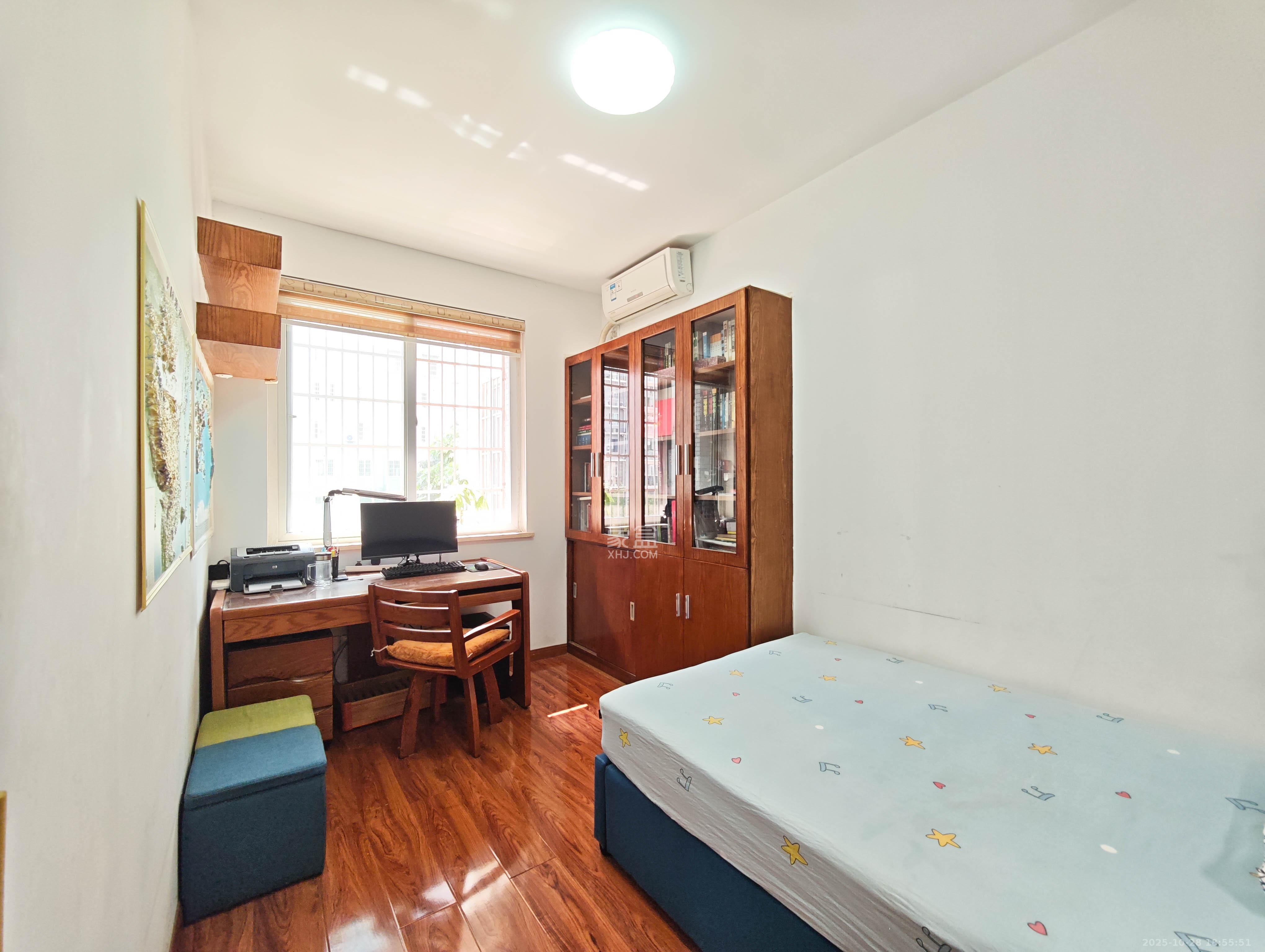 泰禹家园（彩云之翼家园一期、二期、三期）  4室2厅2卫    100.0万卧室