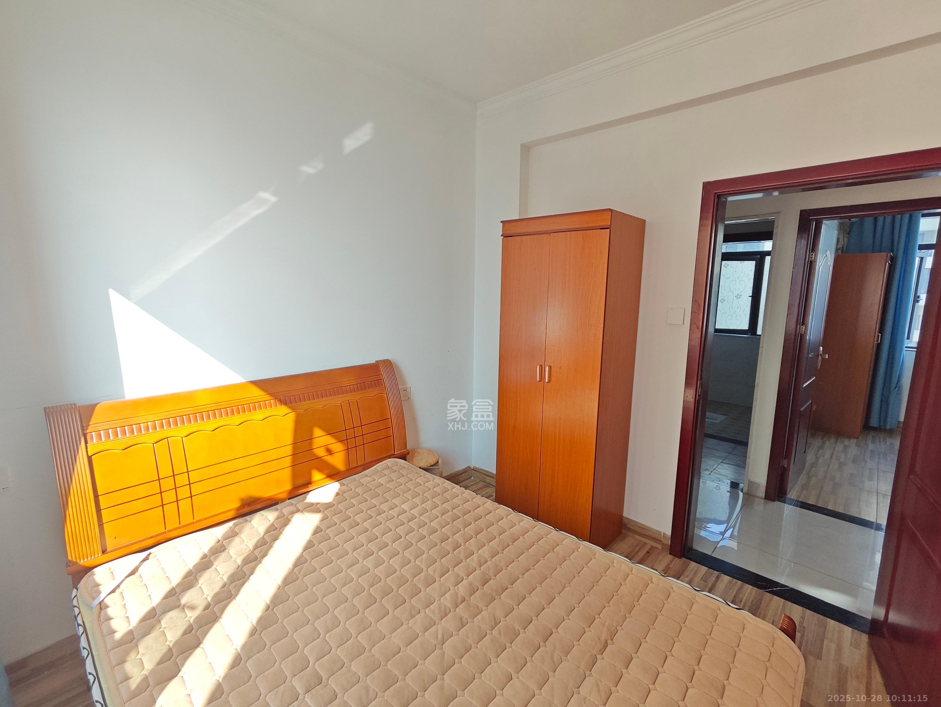 富洲滨江雅苑  3室2厅1卫    2600.0元/月室内图