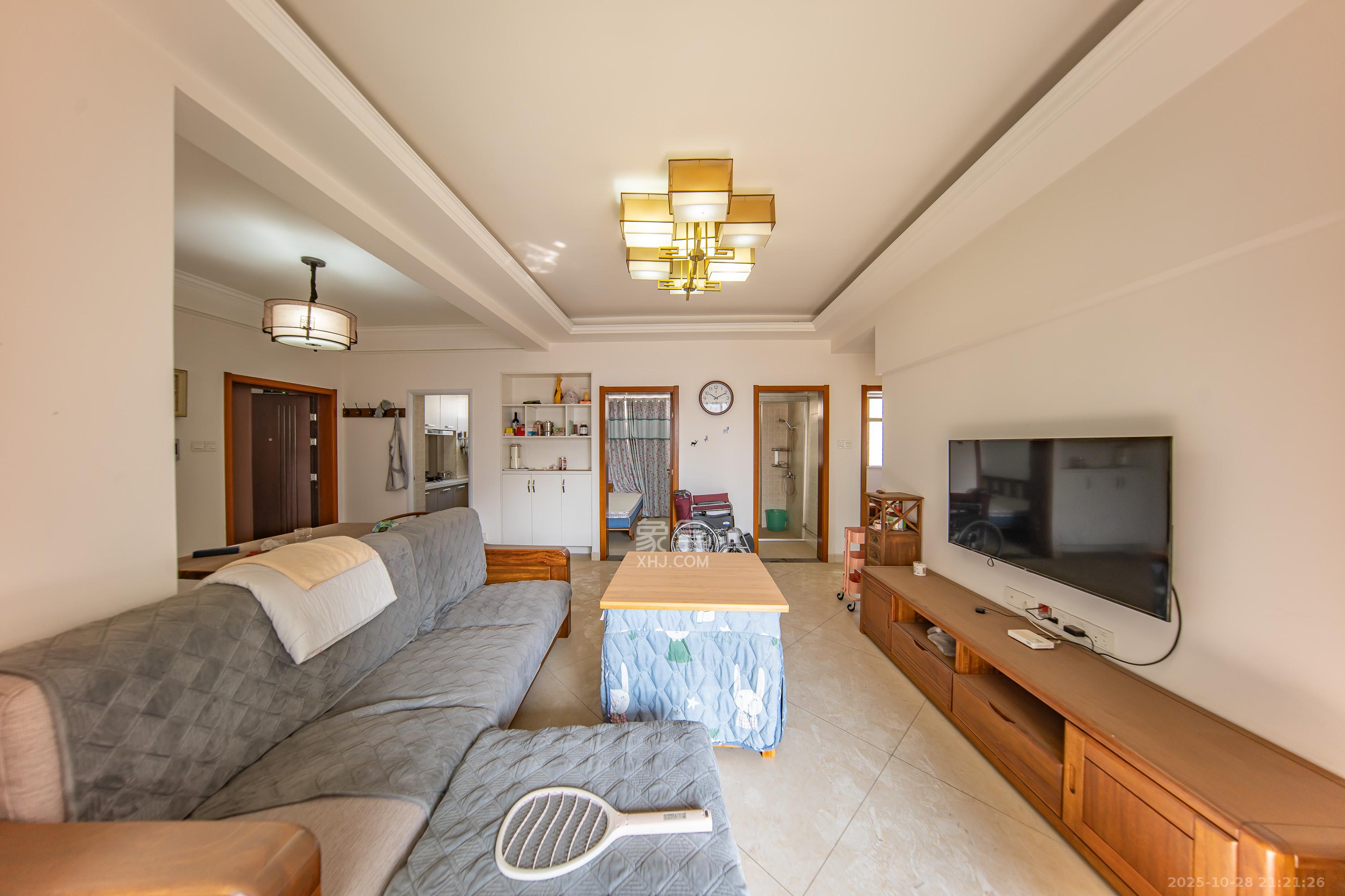 江山帝景雅典 3室2厅1卫 95.0万 江山帝景雅典 3室2厅1卫 95.0万客厅