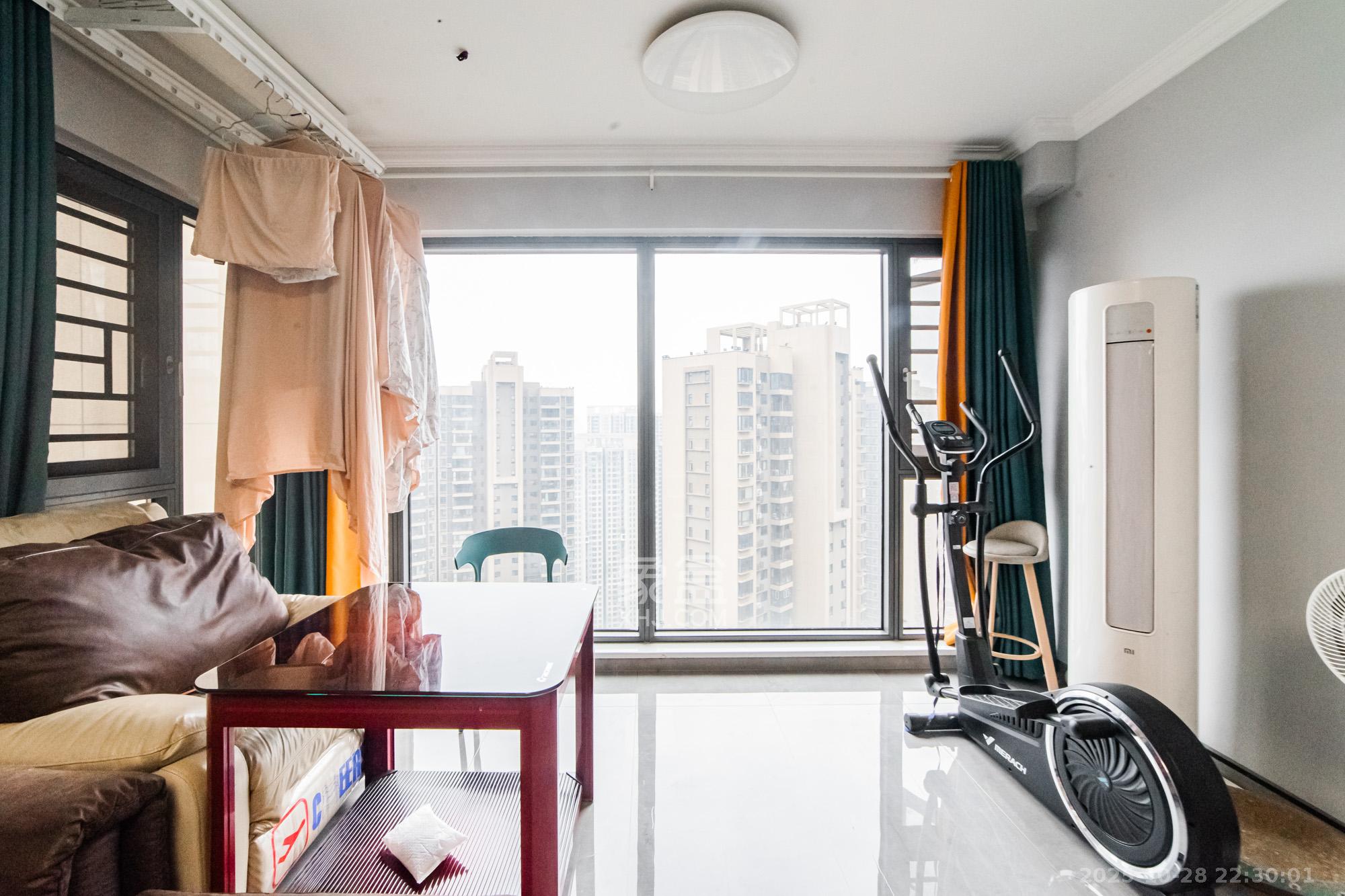 北辰三角洲C3区  3室2厅2卫    193.0万 北辰三角洲C3区  3室2厅2卫    193.0万阳台