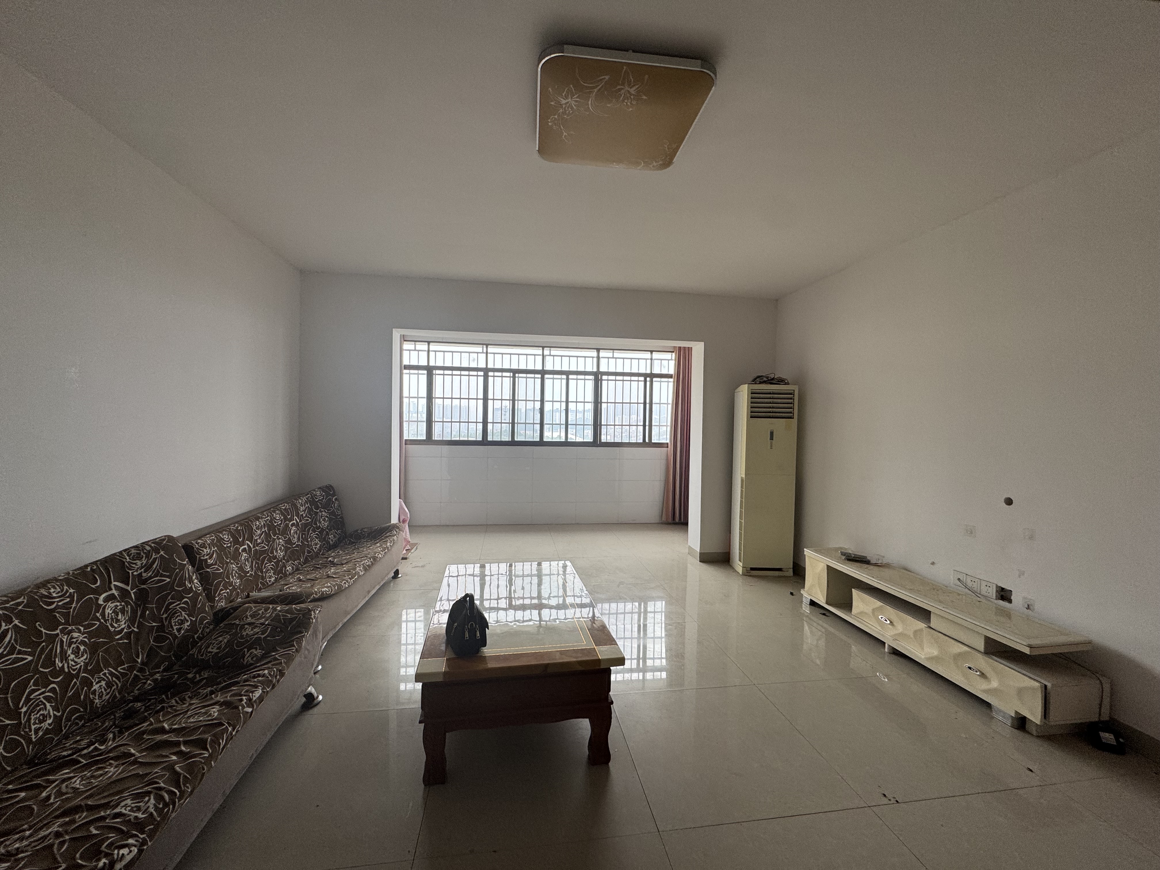 中电怡和苑  2室2厅1卫    1200.0元/月