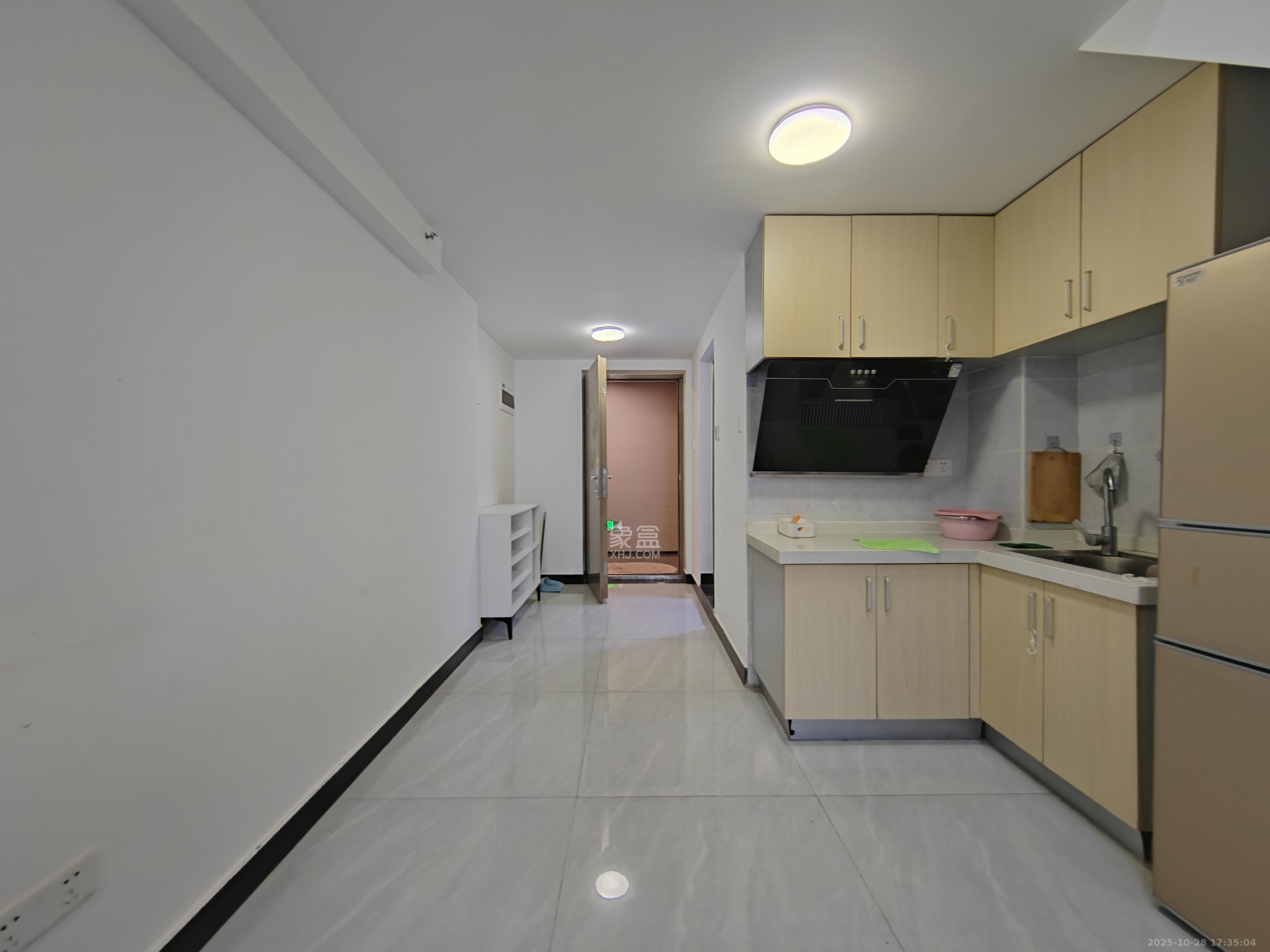 金茂建发泊悦  2室1厅1卫    1700.0元/月 金茂建发泊悦  2室1厅1卫    1700.0元/月室内图