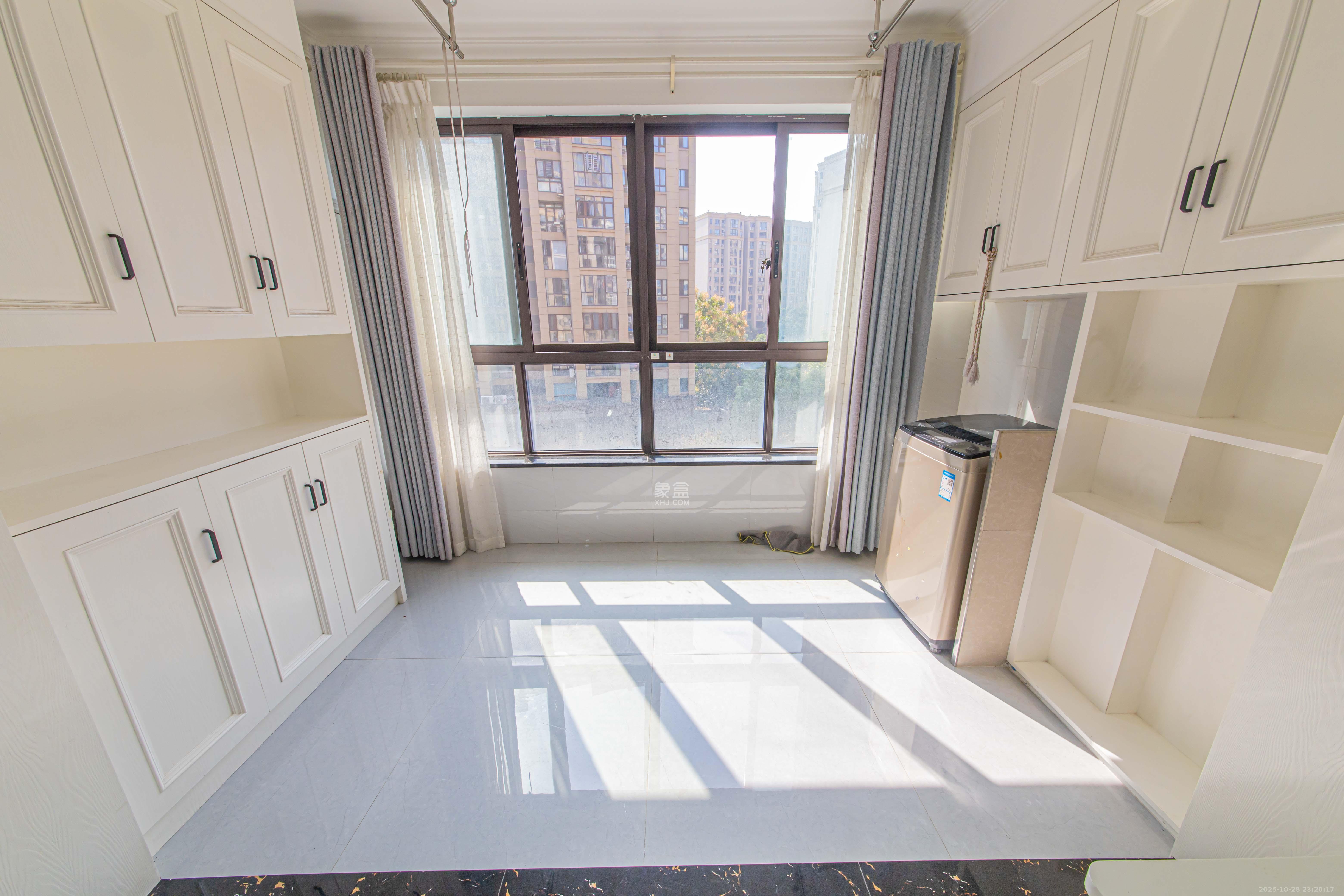 鑫远悦城(鑫远悦时代) 3室2厅1卫 90.0万 鑫远悦城(鑫远悦时代) 3室2厅1卫 90.0万阳台