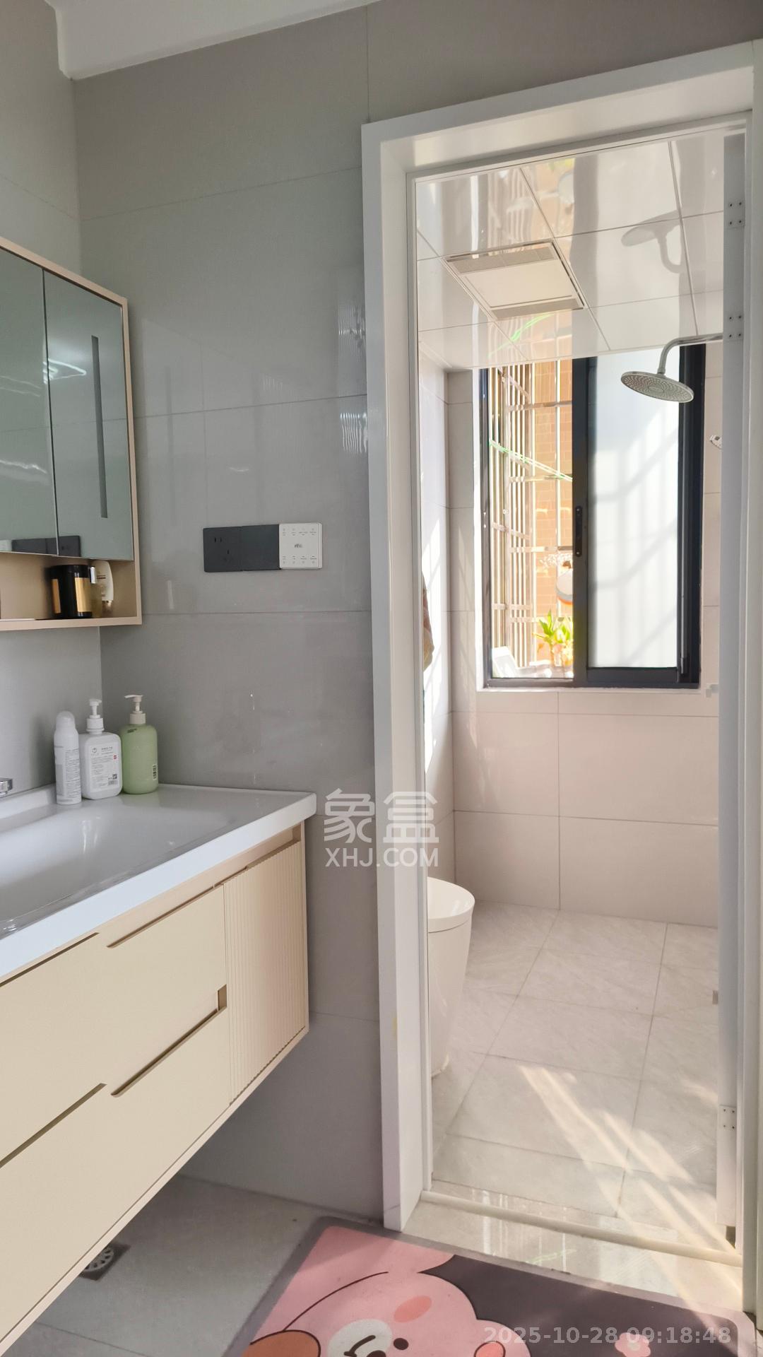 东岸梅园小区  2室2厅1卫    2600.0元/月 东岸梅园小区  2室2厅1卫    2600.0元/月室内图