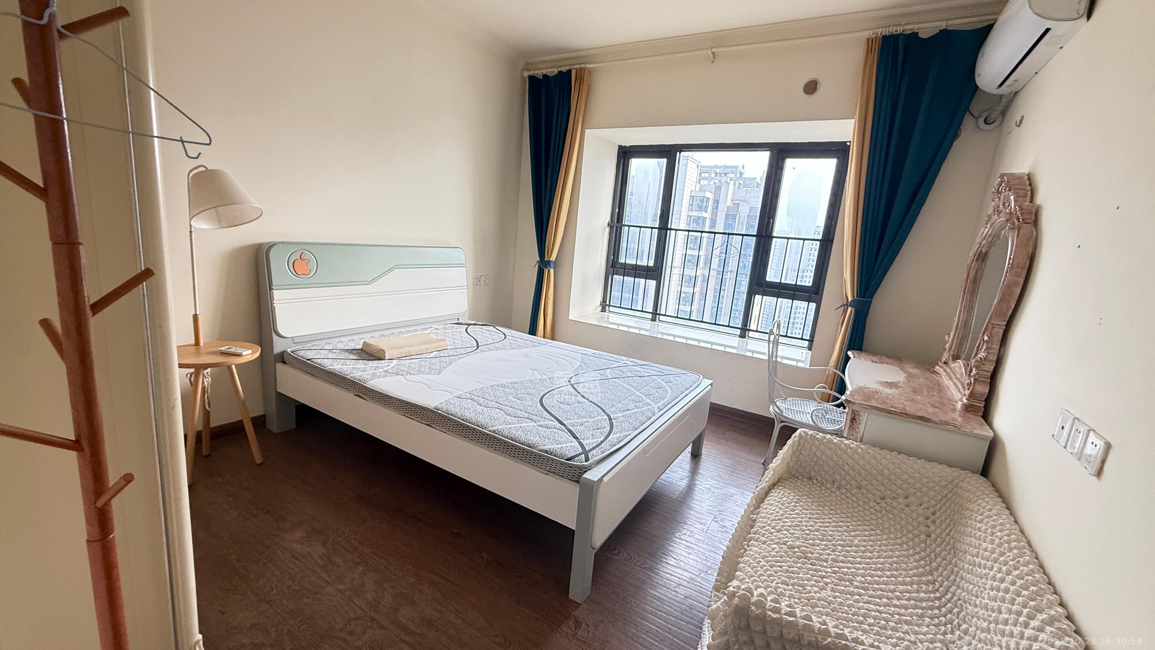 碧桂园大学印象一期  4室2厅1卫    75.0万客厅