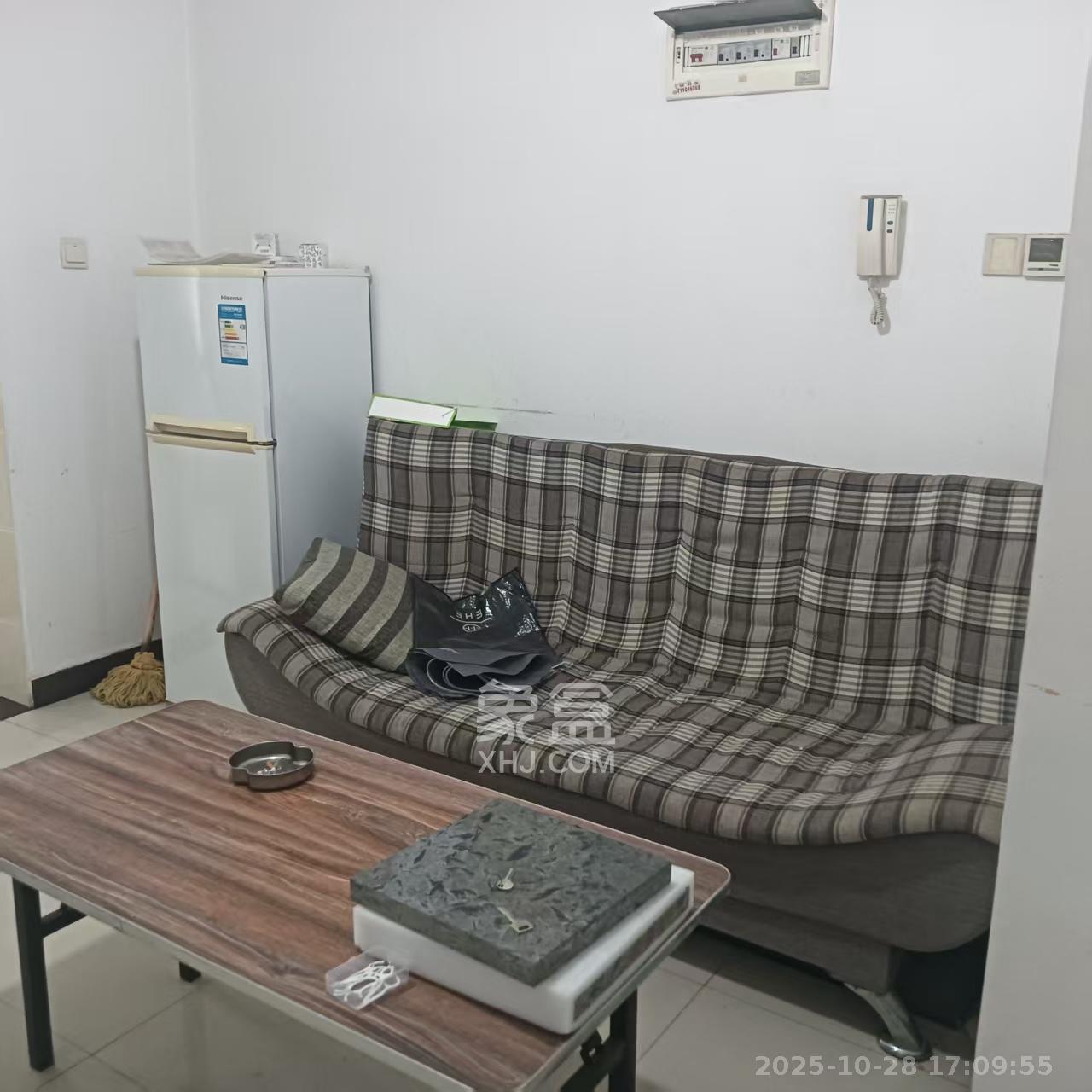 湘瑞嘉园  2室1厅1卫    1500.0元/月 湘瑞嘉园  2室1厅1卫    1500.0元/月室内图1