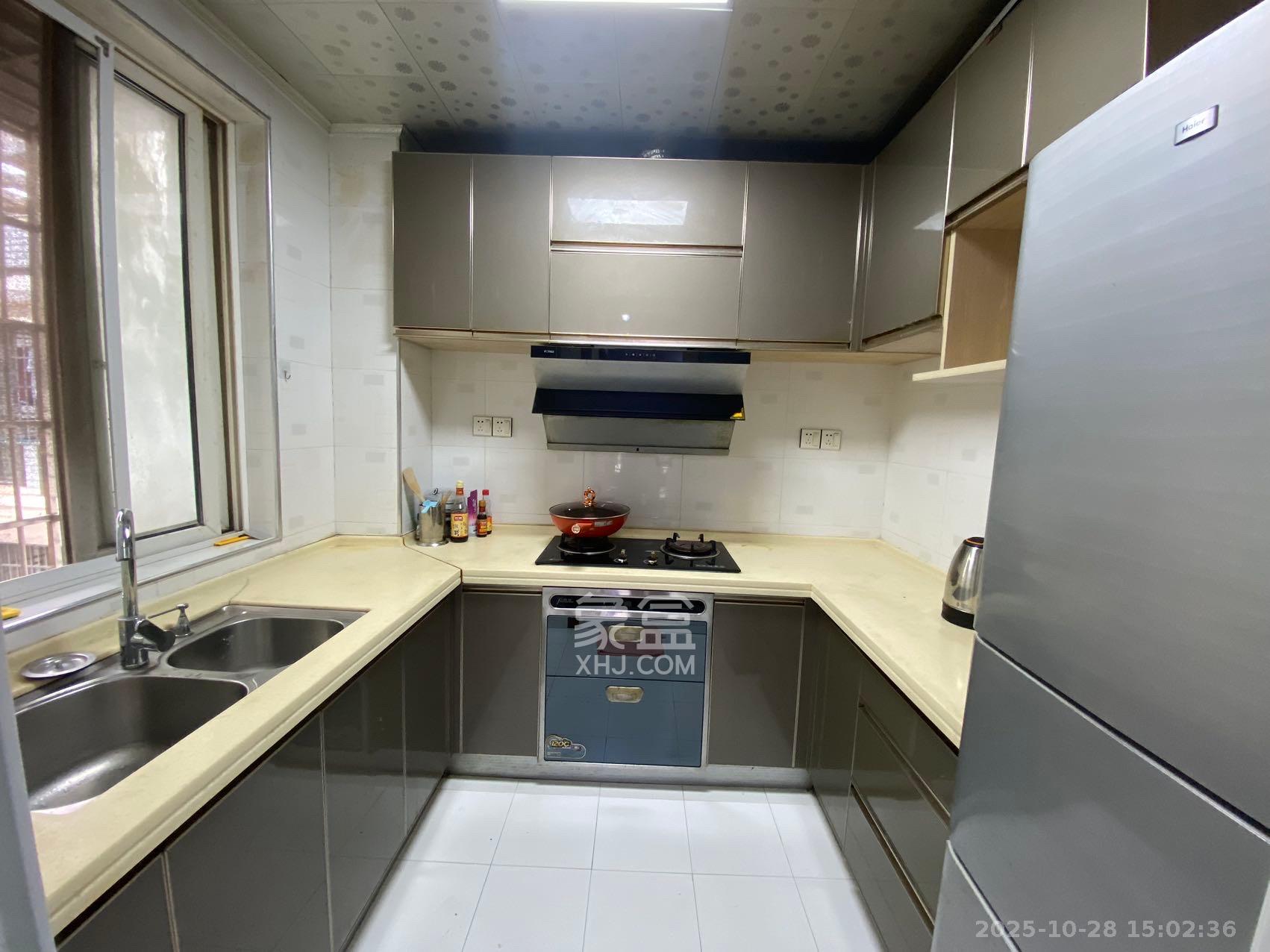 南铁佳苑 2室2厅1卫 2200.0元/月 南铁佳苑 2室2厅1卫 2200.0元/月室内图