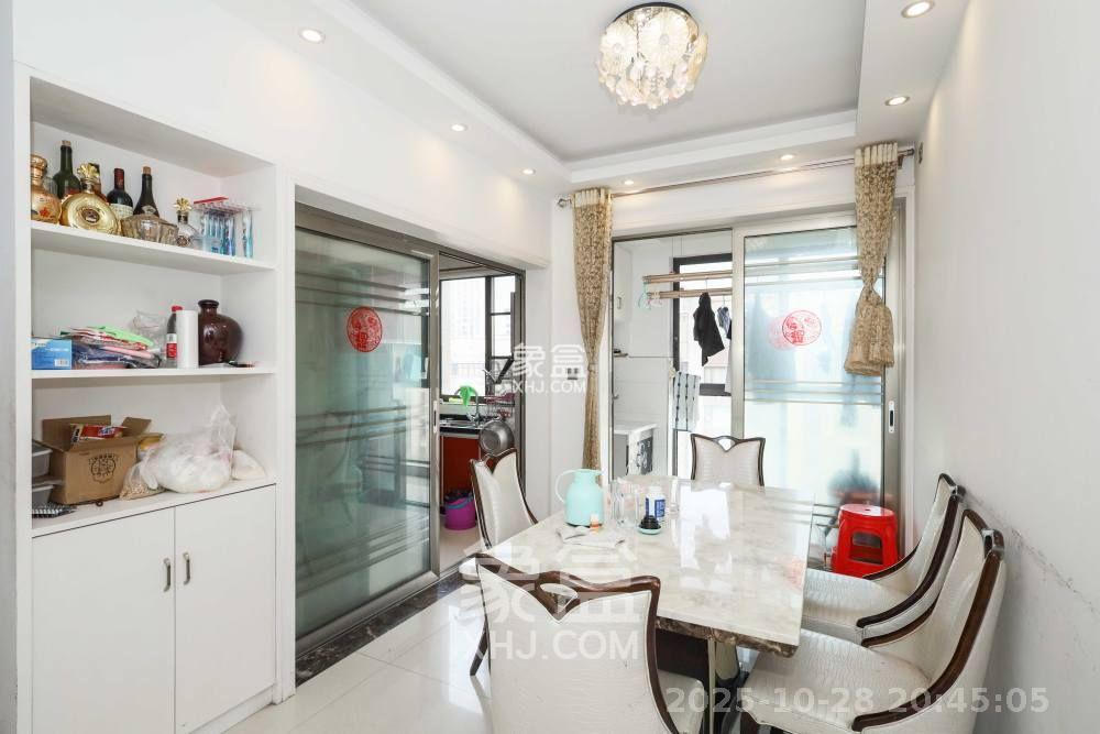 金茂梅溪湖  1室0厅0卫    3500.0元/月 金茂梅溪湖  1室0厅0卫    3500.0元/月室内图