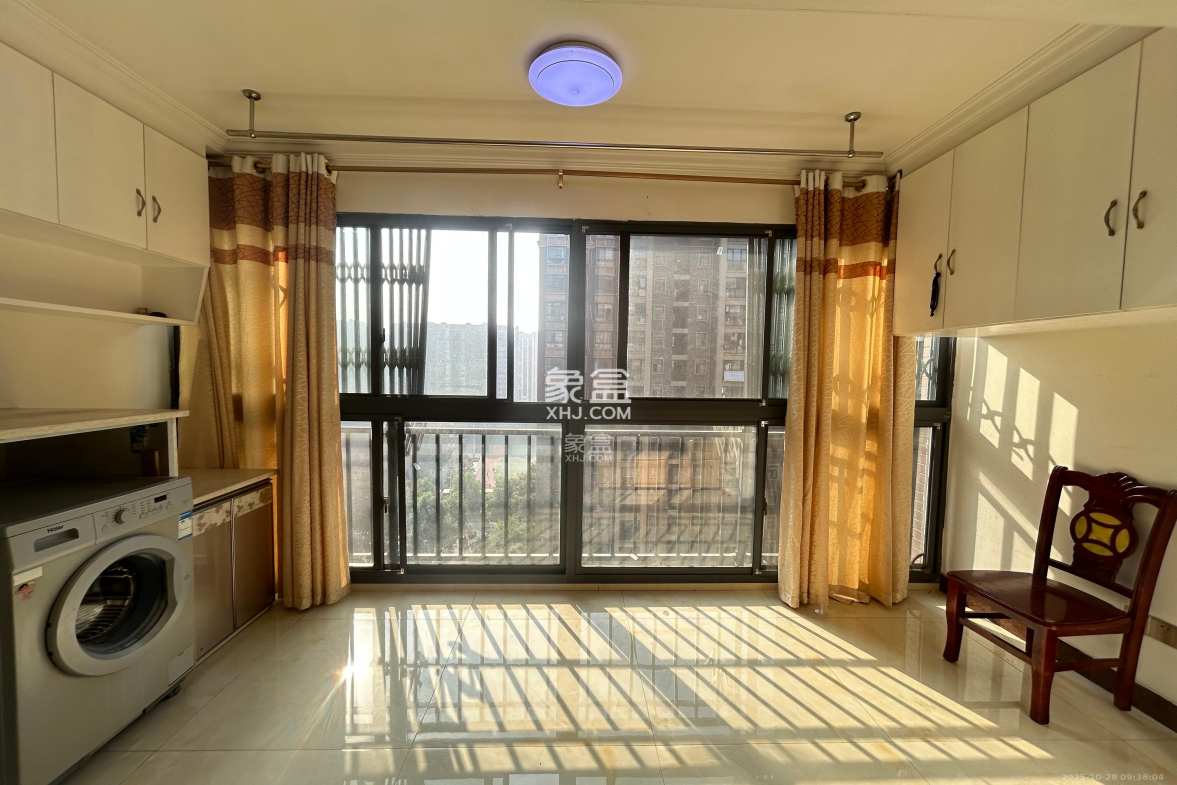 五矿格澜郡 3室2厅2卫 2000.0元/月 五矿格澜郡 3室2厅2卫 2000.0元/月室内图