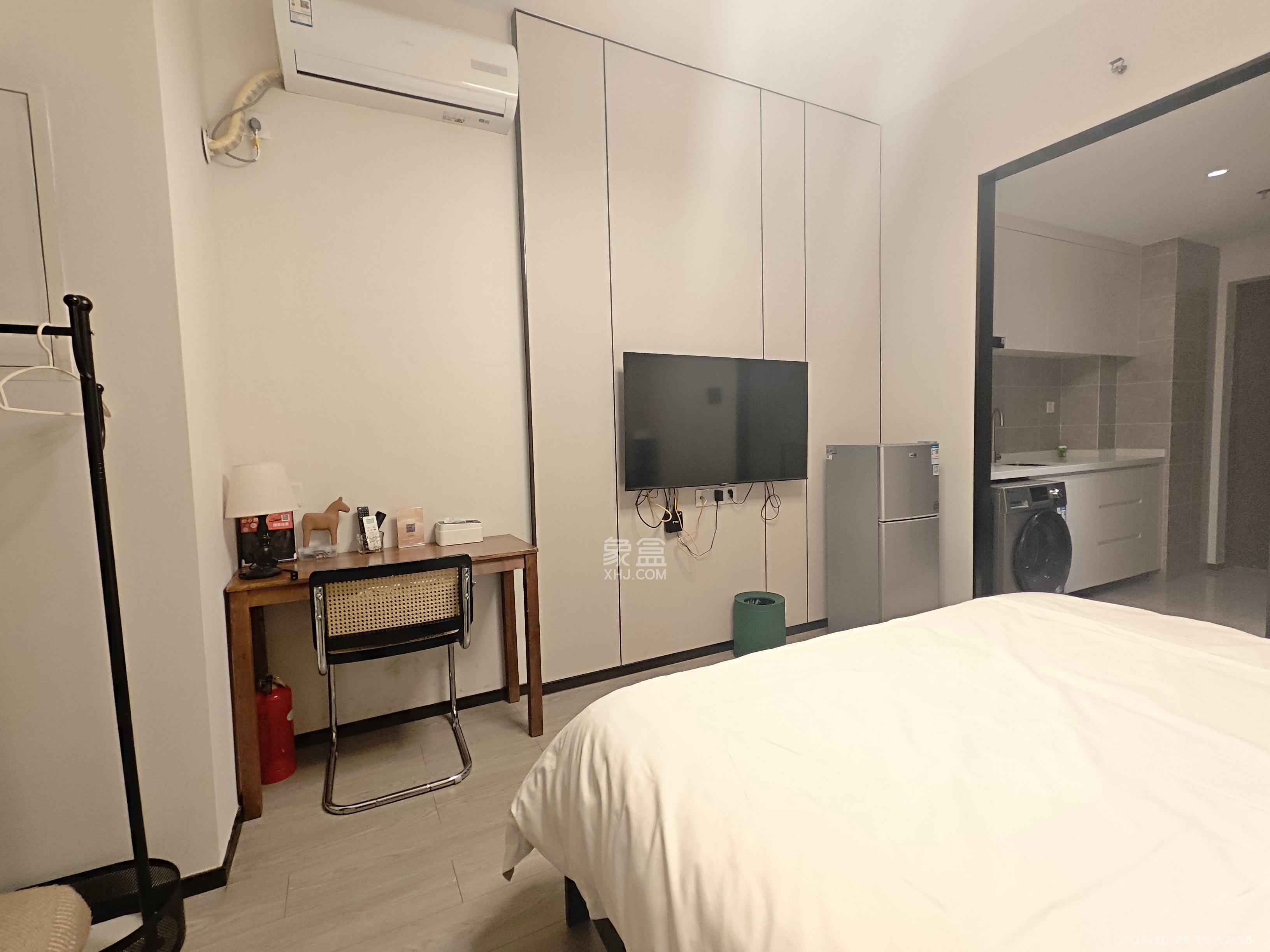 华润置地中心 1室1厅1卫 2200.0元/月 华润置地中心 1室1厅1卫 2200.0元/月室内图