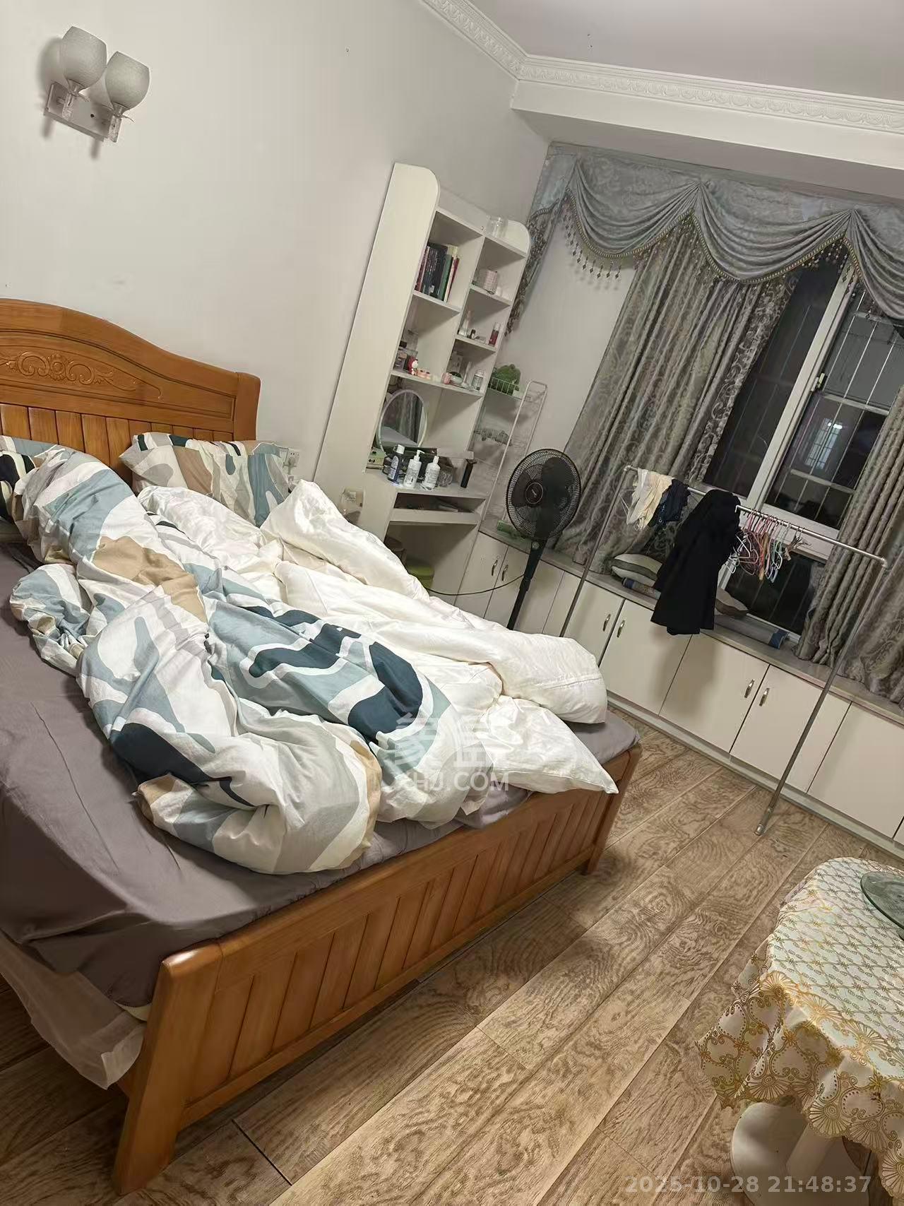 山水湾  3室2厅1卫    2000.0元/月