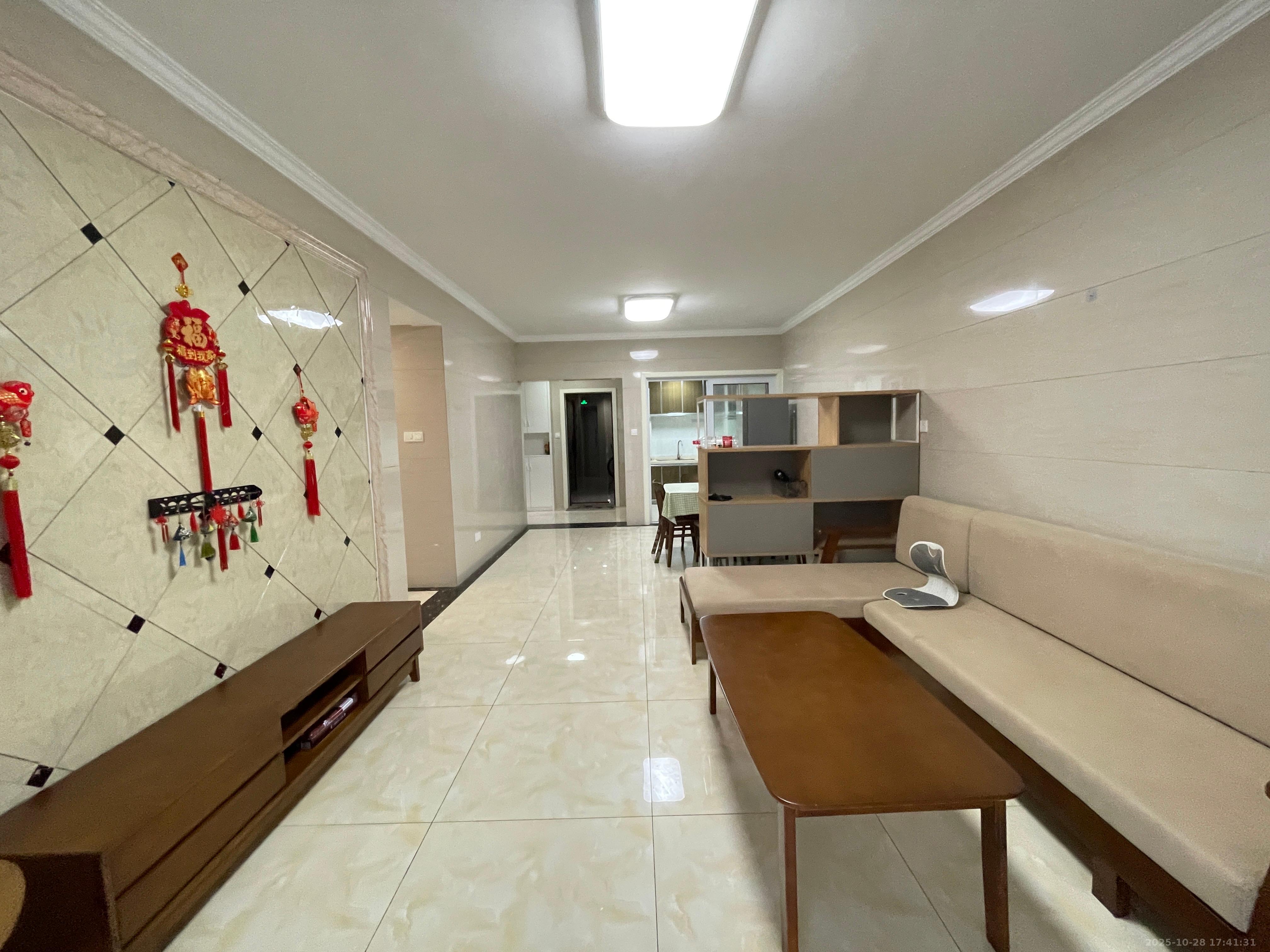 美的城三期 3室2厅2卫 1900.0元/月 美的城三期 3室2厅2卫 1900.0元/月室内图