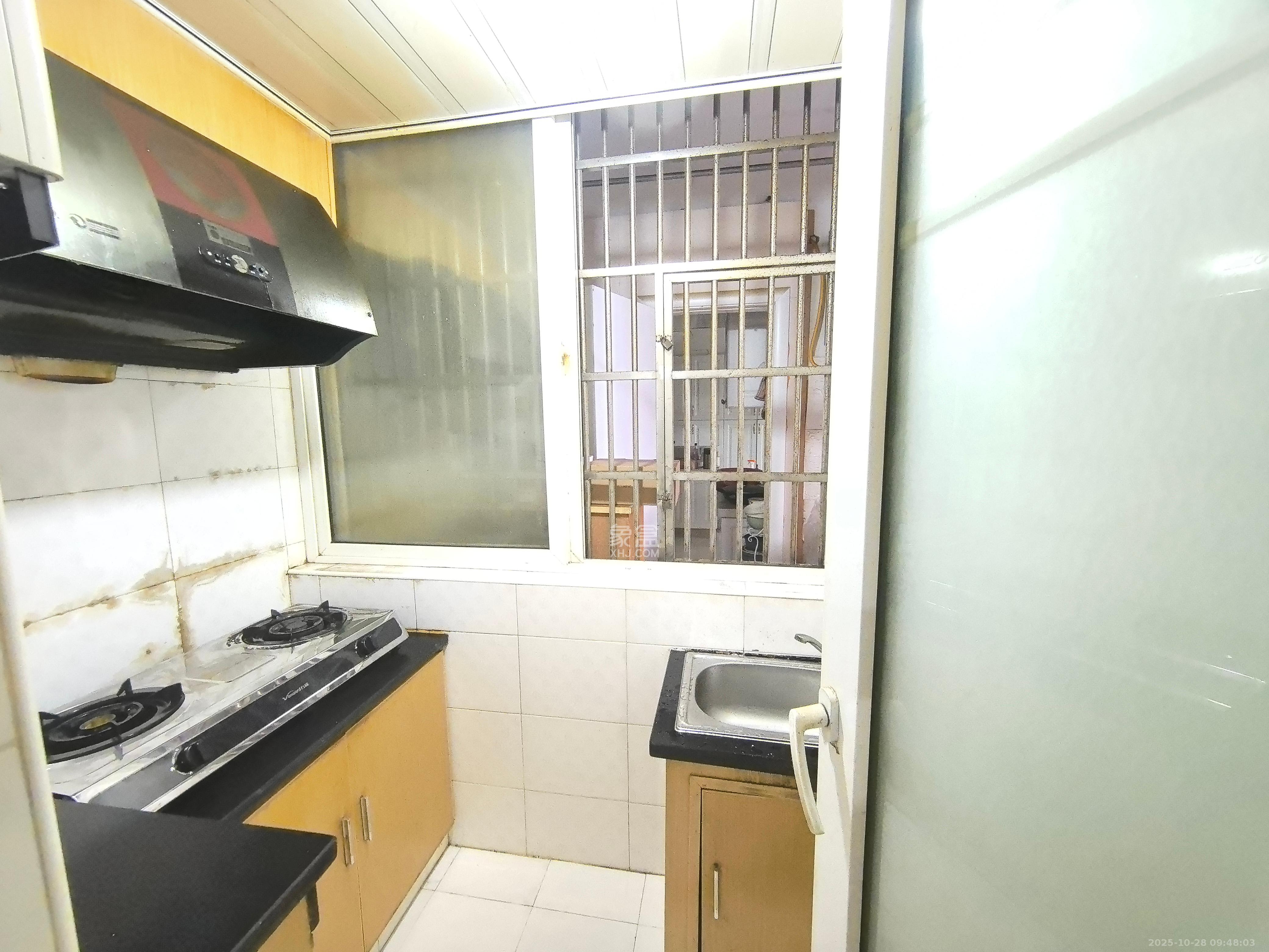 伍家岭生活广场  1室1厅1卫    1300.0元/月室内图