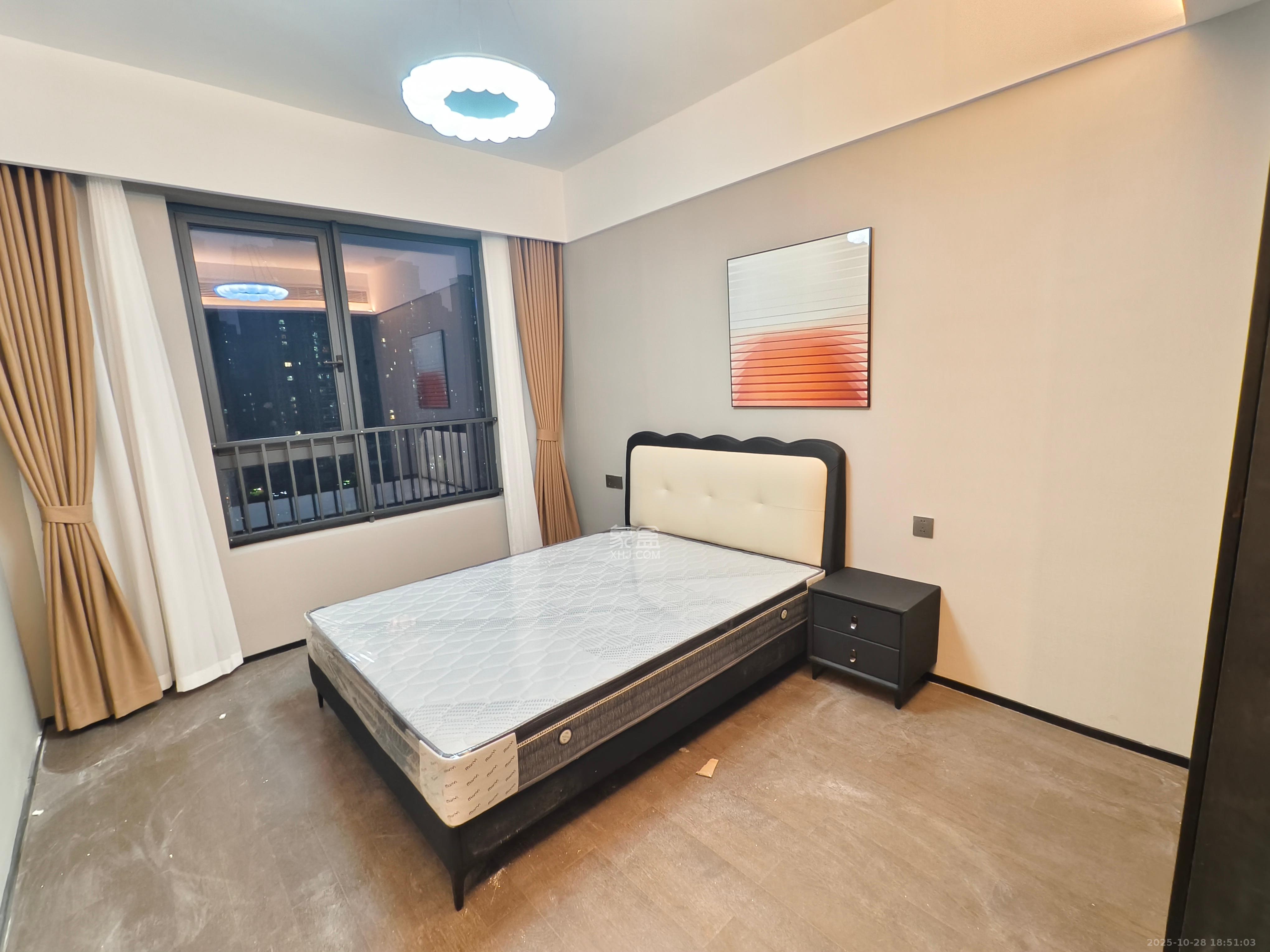 万科松湖天地  4室2厅4卫    10000.0元/月 万科松湖天地  4室2厅4卫    10000.0元/月室内图