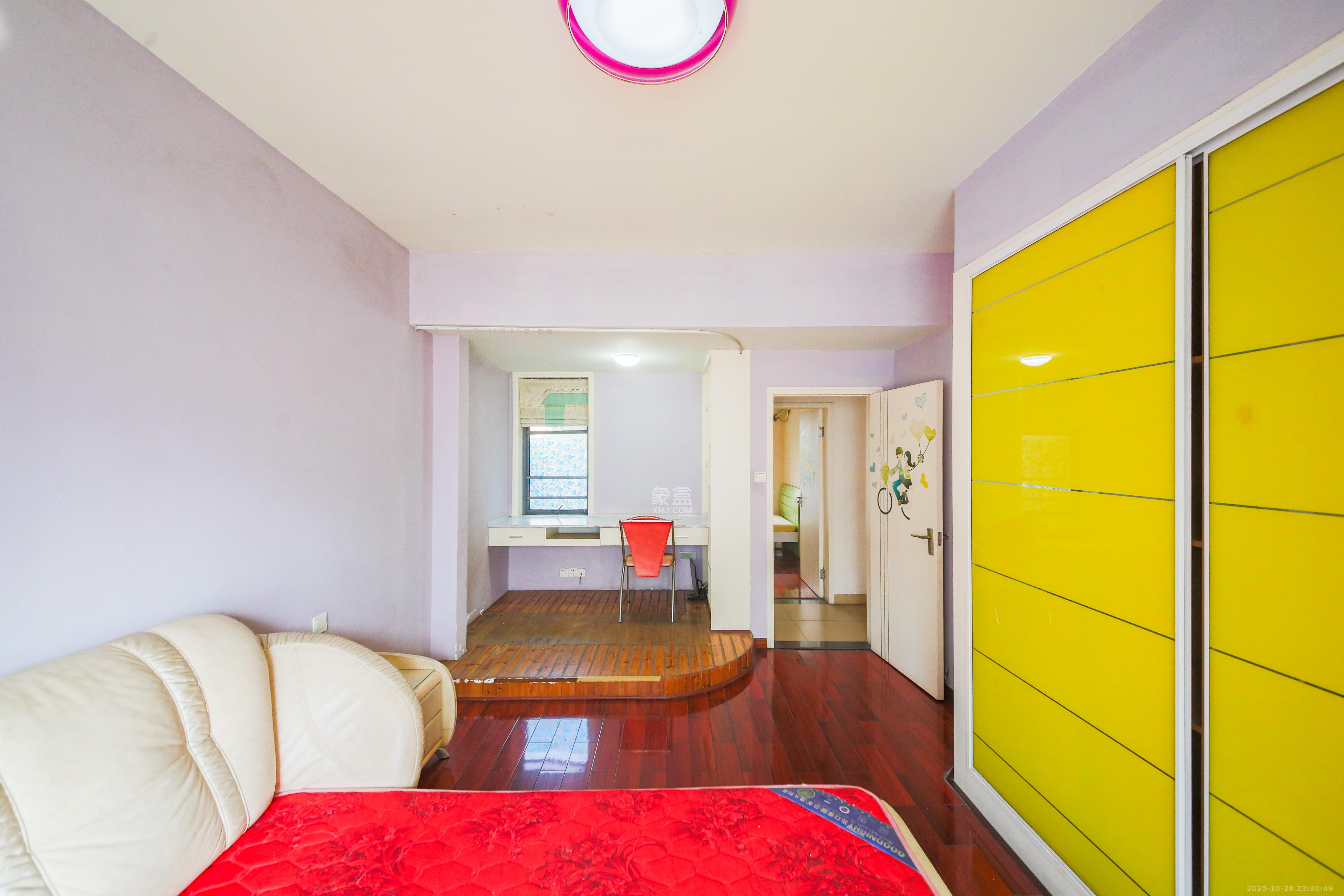 奥林匹克花园 3室2厅2卫 111.0万 奥林匹克花园 3室2厅2卫 111.0万卧室