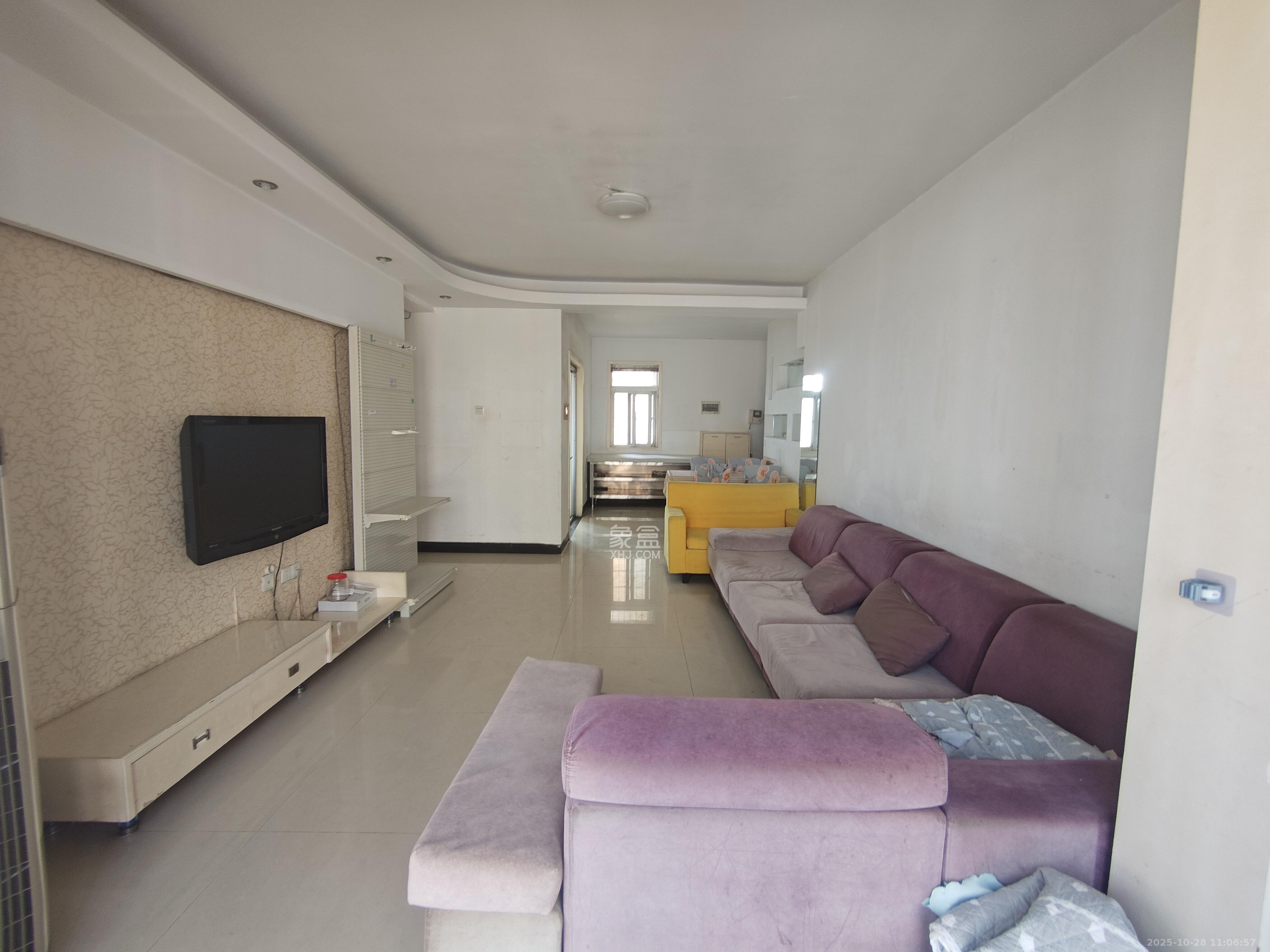 先锋水韵花都 3室2厅2卫 2200.0元/月 先锋水韵花都 3室2厅2卫 2200.0元/月室内图