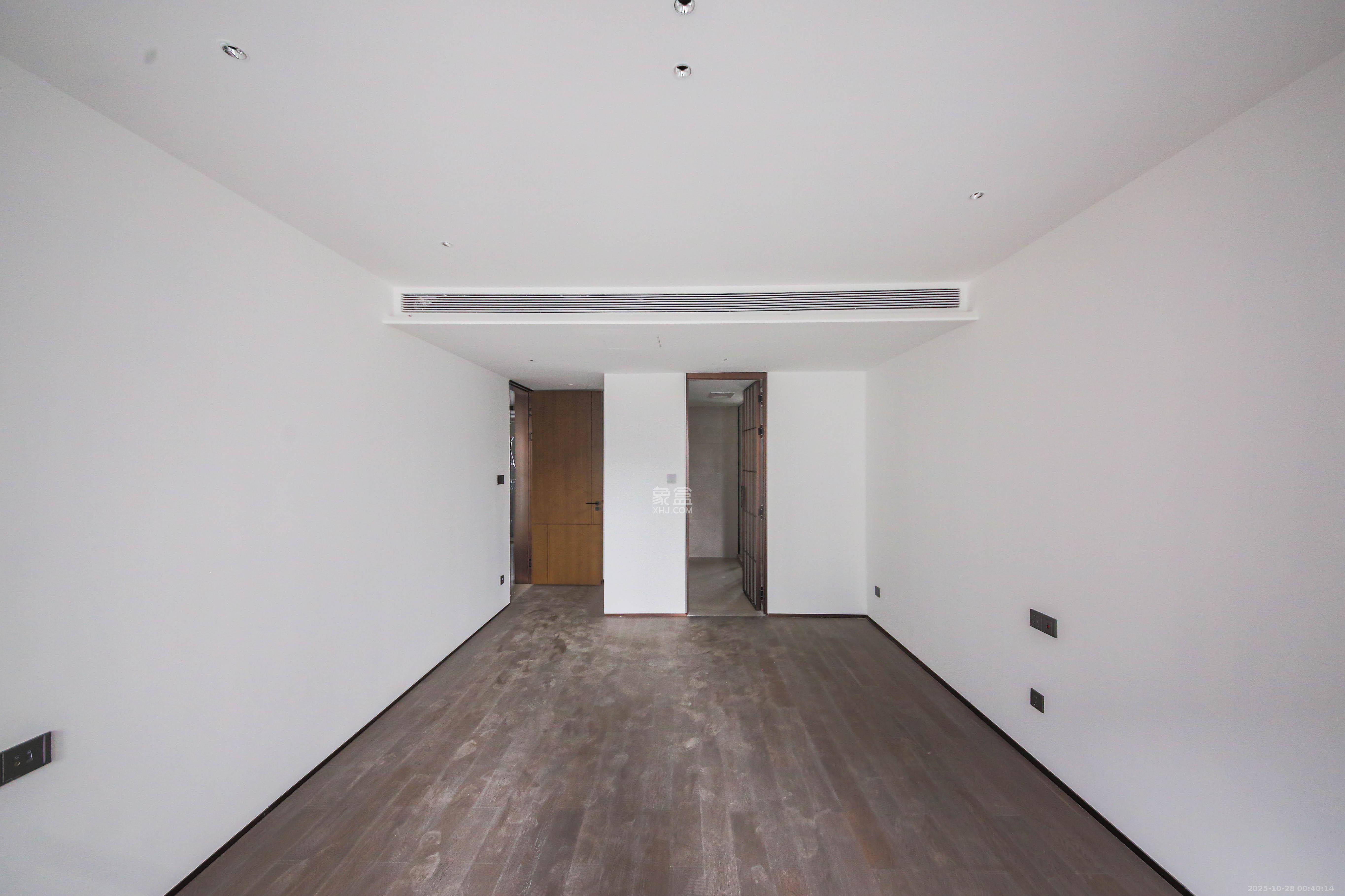 长沙润府B区  4室2厅3卫    289.0万 长沙润府B区  4室2厅3卫    289.0万卧室