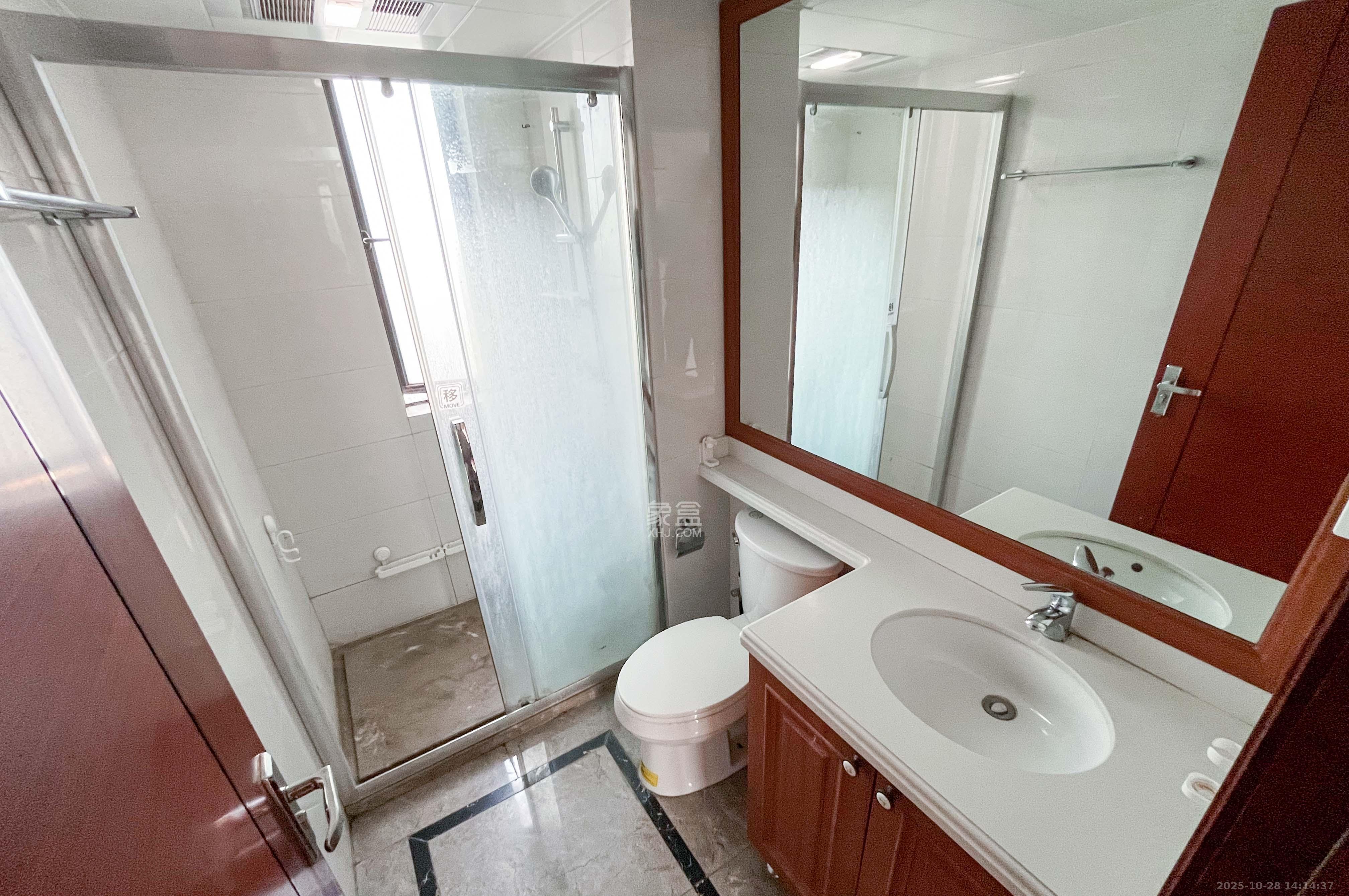 中海梅溪湖壹号 3室2厅2卫 158.0万 中海梅溪湖壹号 3室2厅2卫 158.0万卫生间