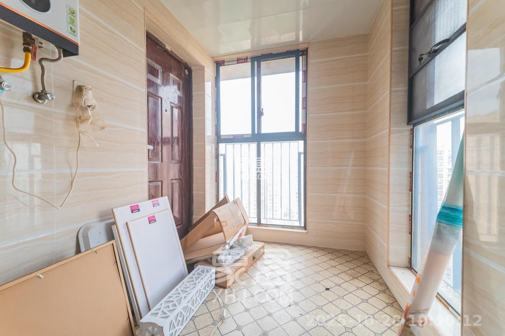 华润凤凰城三期  5室2厅1卫    4000.0元/月 华润凤凰城三期  5室2厅1卫    4000.0元/月室内图