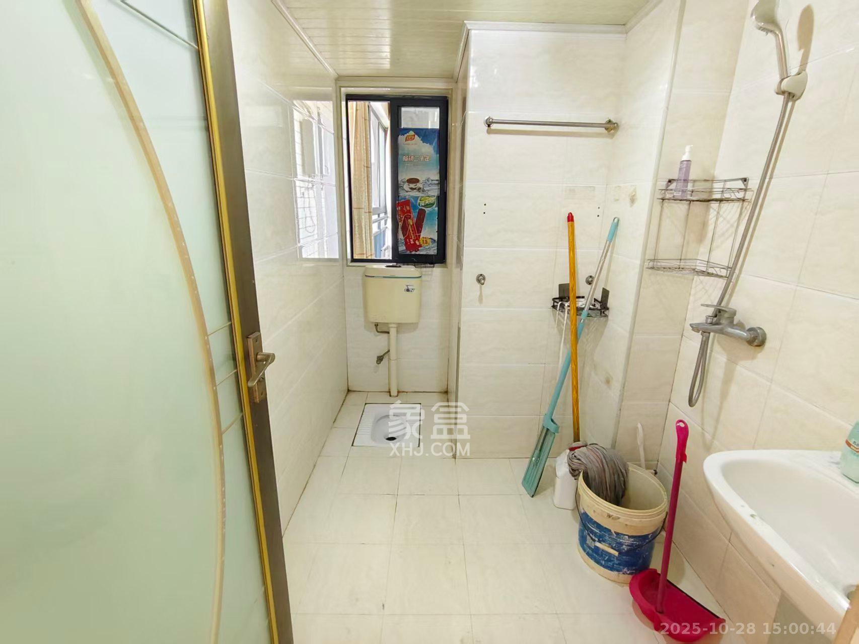 运通尊苑  4室1厅2卫    2300.0元/月室内图