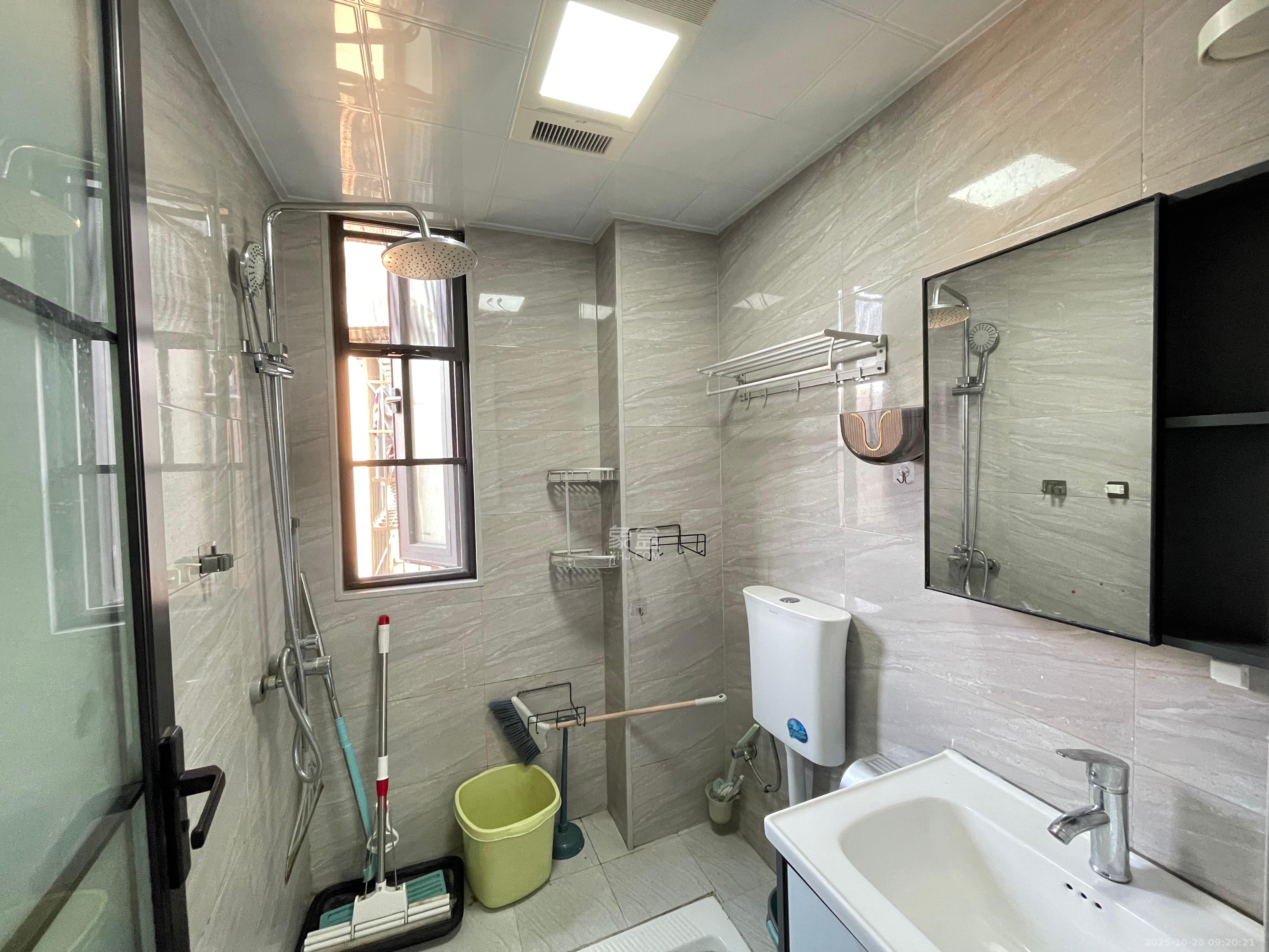 东宜新园  2室2厅1卫    2100.0元/月室内图