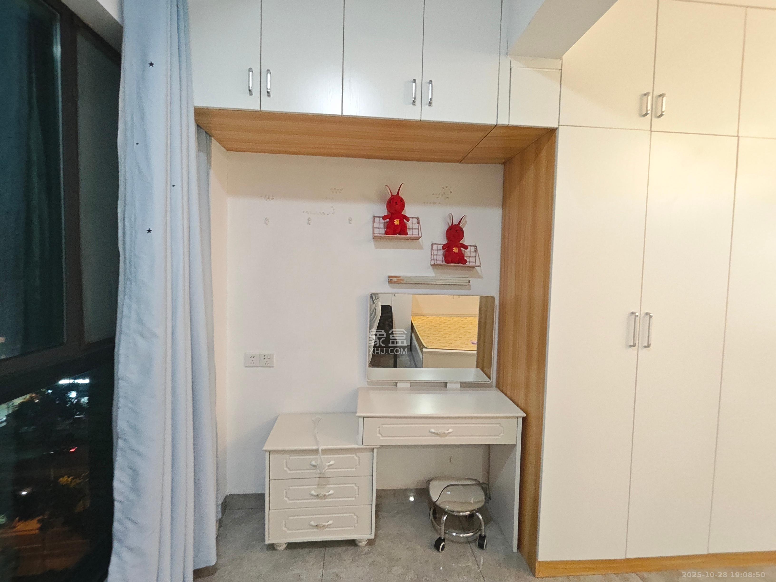 滨江一号(丰泰花园) 1室1厅1卫 1700.0元/月 滨江一号(丰泰花园) 1室1厅1卫 1700.0元/月室内图