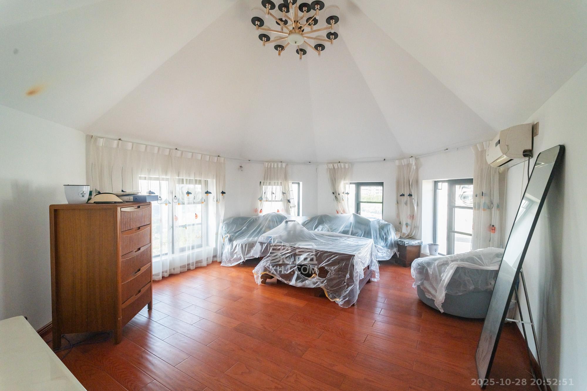 山水人家一二期  3室2厅2卫    68.0万 山水人家一二期  3室2厅2卫    68.0万卧室