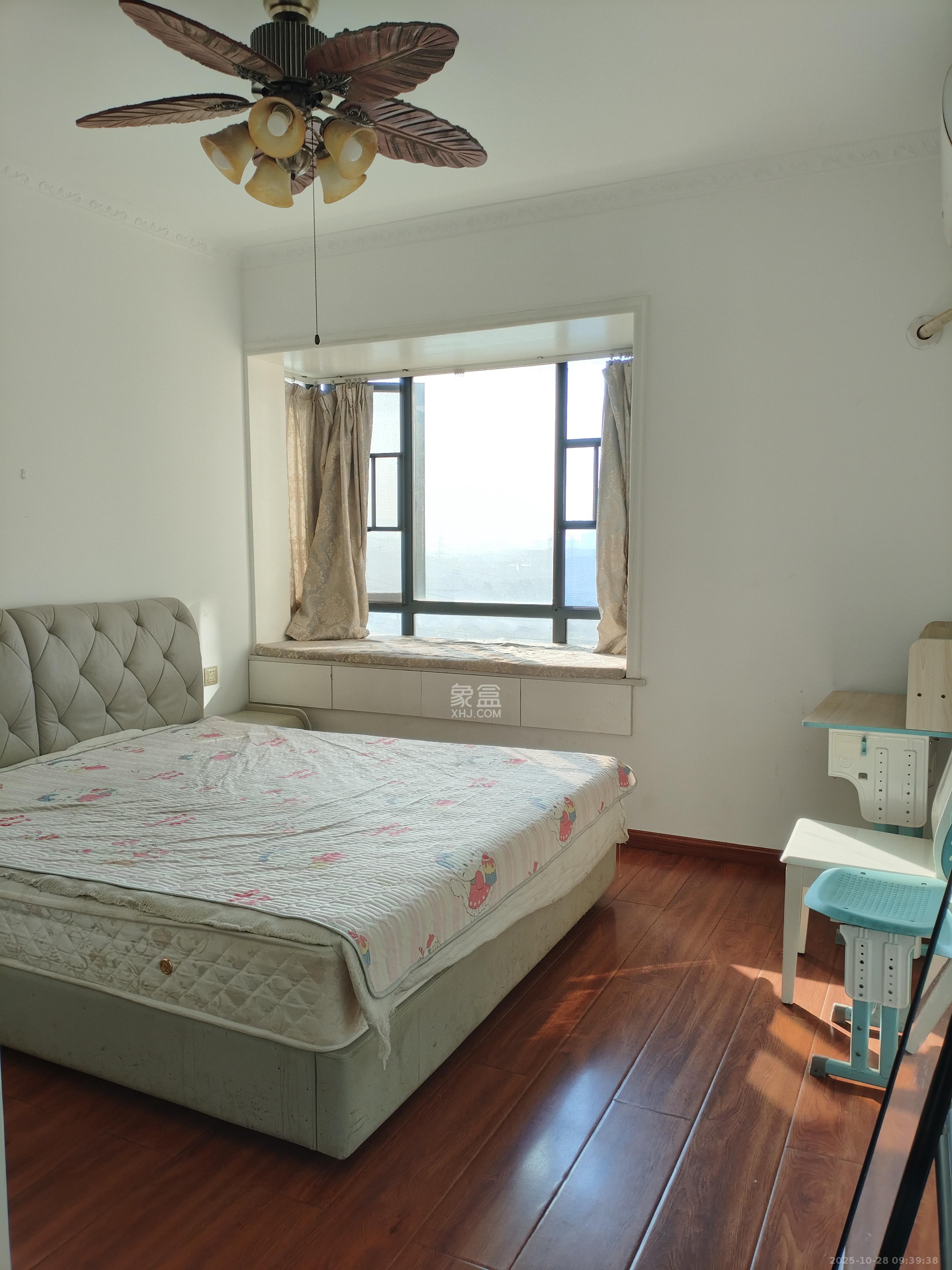 深业睿城  4室2厅2卫    2700.0元/月室内图