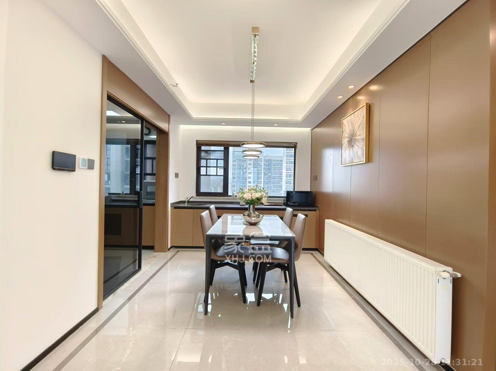 万科里金域国际  4室2厅2卫    7800.0元/月室内图