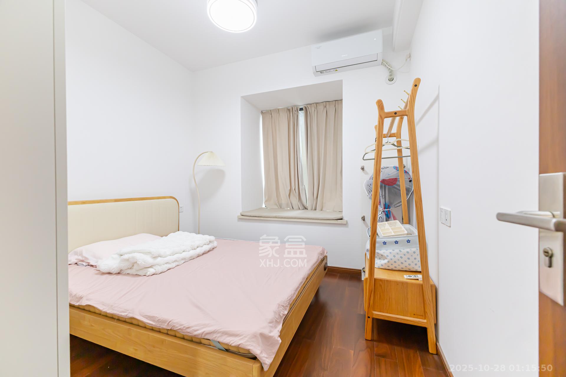 万润滨江天著  4室2厅2卫    128.0万 万润滨江天著  4室2厅2卫    128.0万卧室